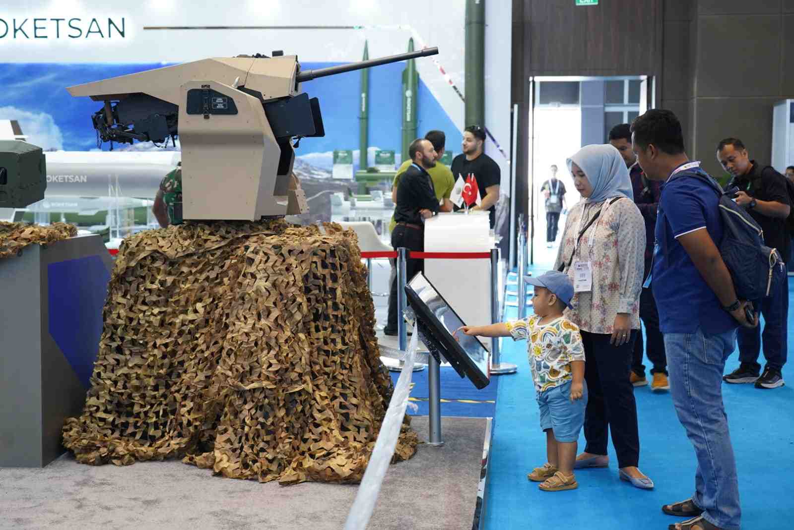 Pameran Indo Defence 2024 Dibuka untuk Umum, Warga Antusias Saksikan Inovasi Pertahanan