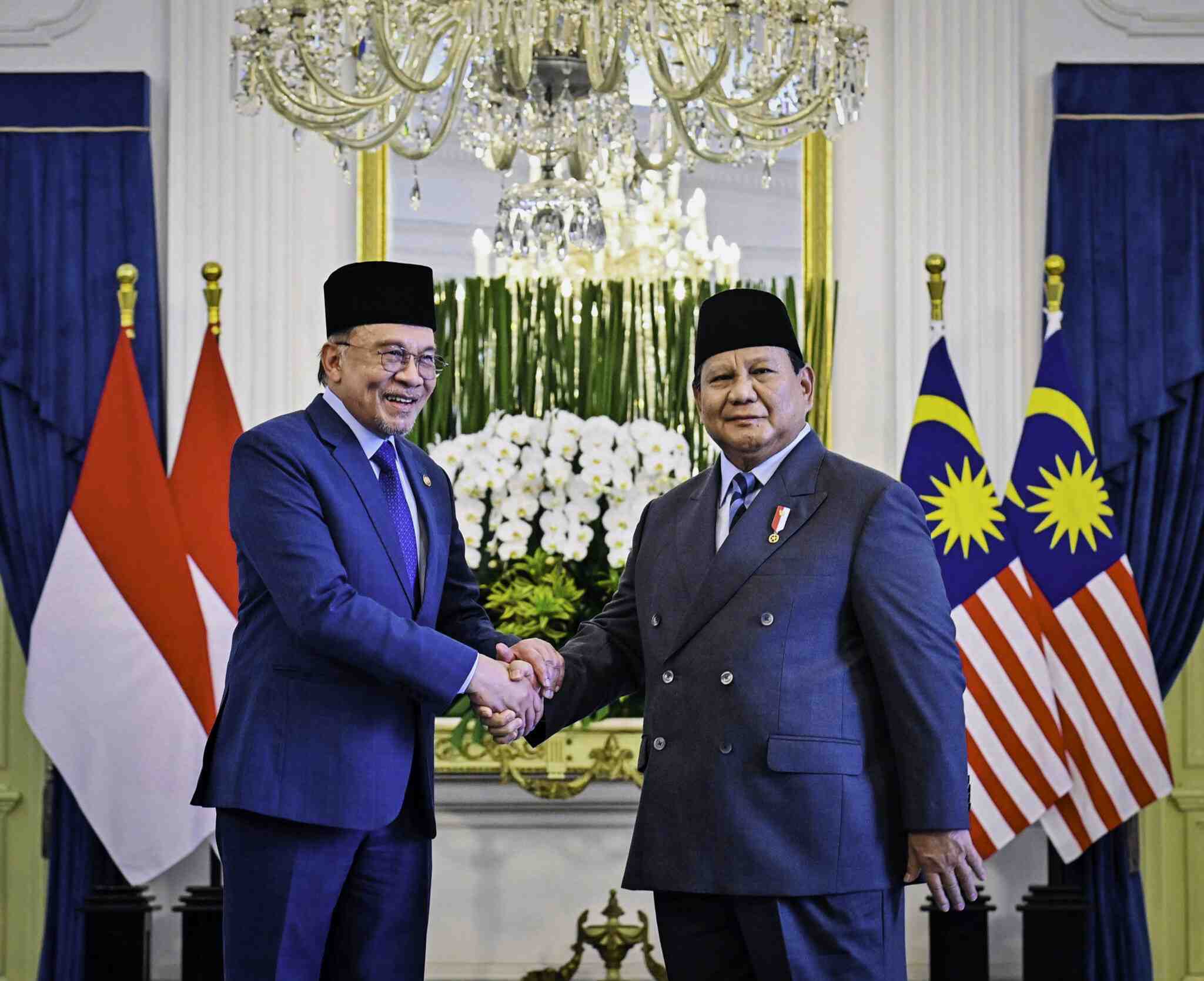 Pertemuan Hangat Presiden Prabowo dan PM Anwar, Fondasi Baru Kerja Sama Bilateral