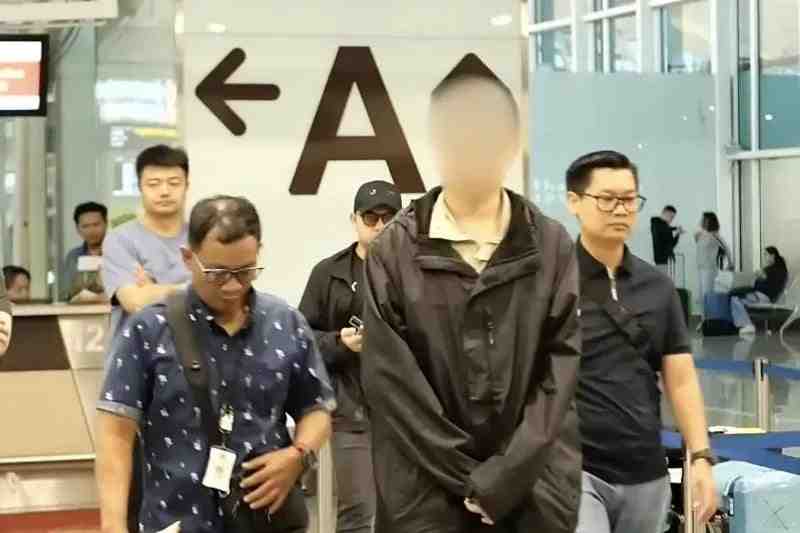 Imigrasi Deportasi Buron Pemerintah Tiongkok