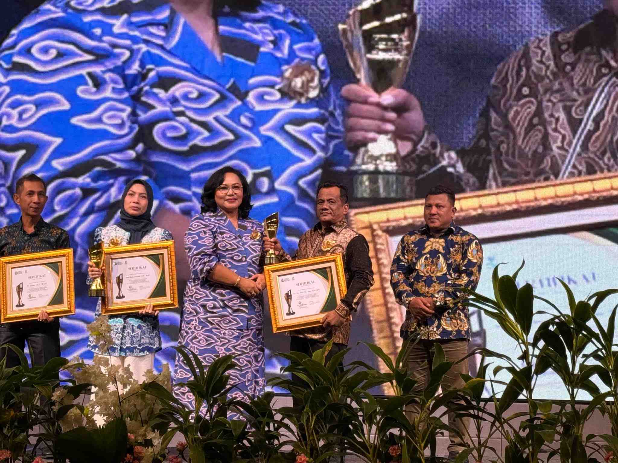 Bupati Aceh Tamiang Raih FPRMI Award 2025 