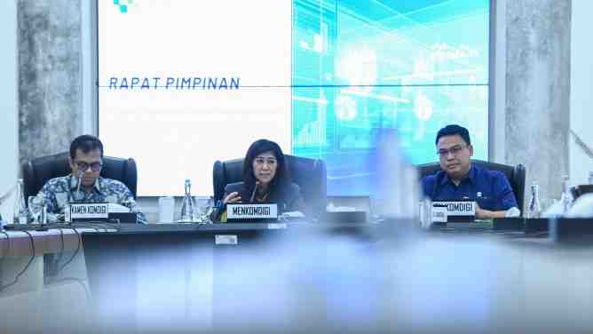 [SIARAN PERS] Meutya Hafid Perintahkan Kemkomdigi Gerak Cepat
