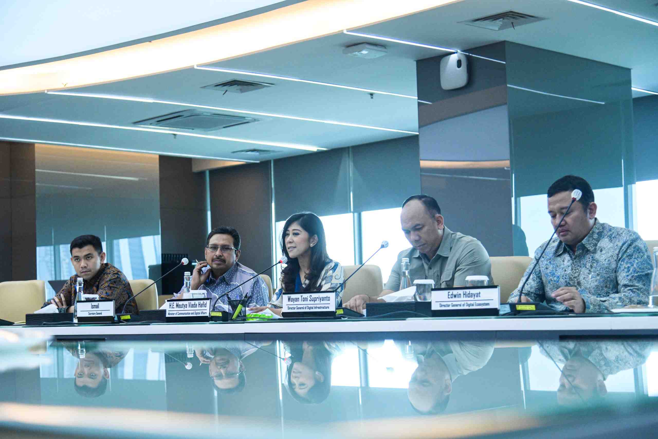 [SIARAN PERS] Meutya Hafid dan Singtel Bahas Kemitraan Digital Regional: Pusat Data, AI, dan Zero Blank Spot