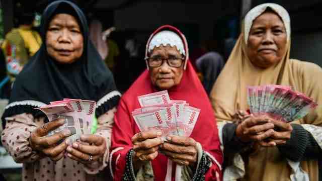 Gunakan DTSEN, Kemensos Alihkan Bansos ke Penerima yang Lebih Layak