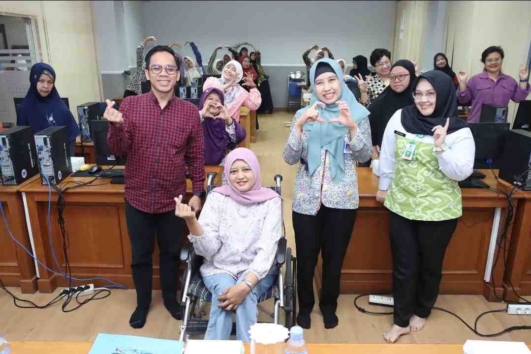 Diskominfo Jatim Edukasi Perempuan Disabilitas Branding Usaha dengan AI