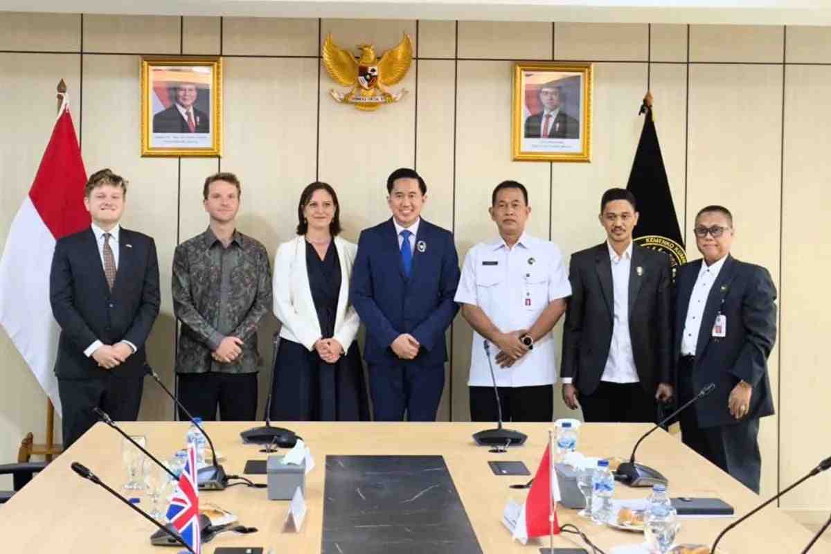 Perkuat Kerja Sama, RI-Inggris Bahas Rencana Dialog HAM