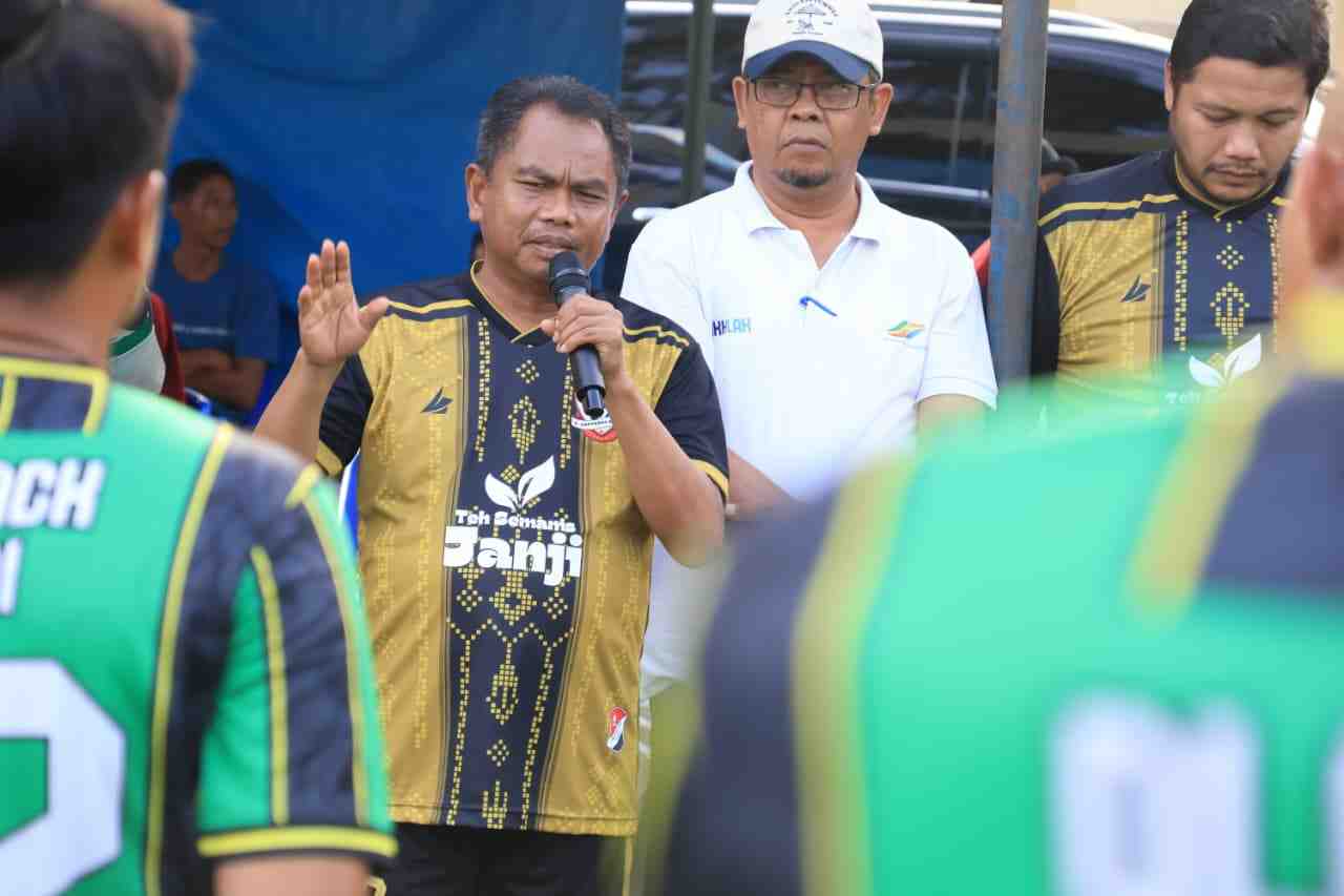 HUT ke-80 RI, Bupati Sergai Buka Turnamen Sepak Bola Piala Dambaan Kemerdekaan