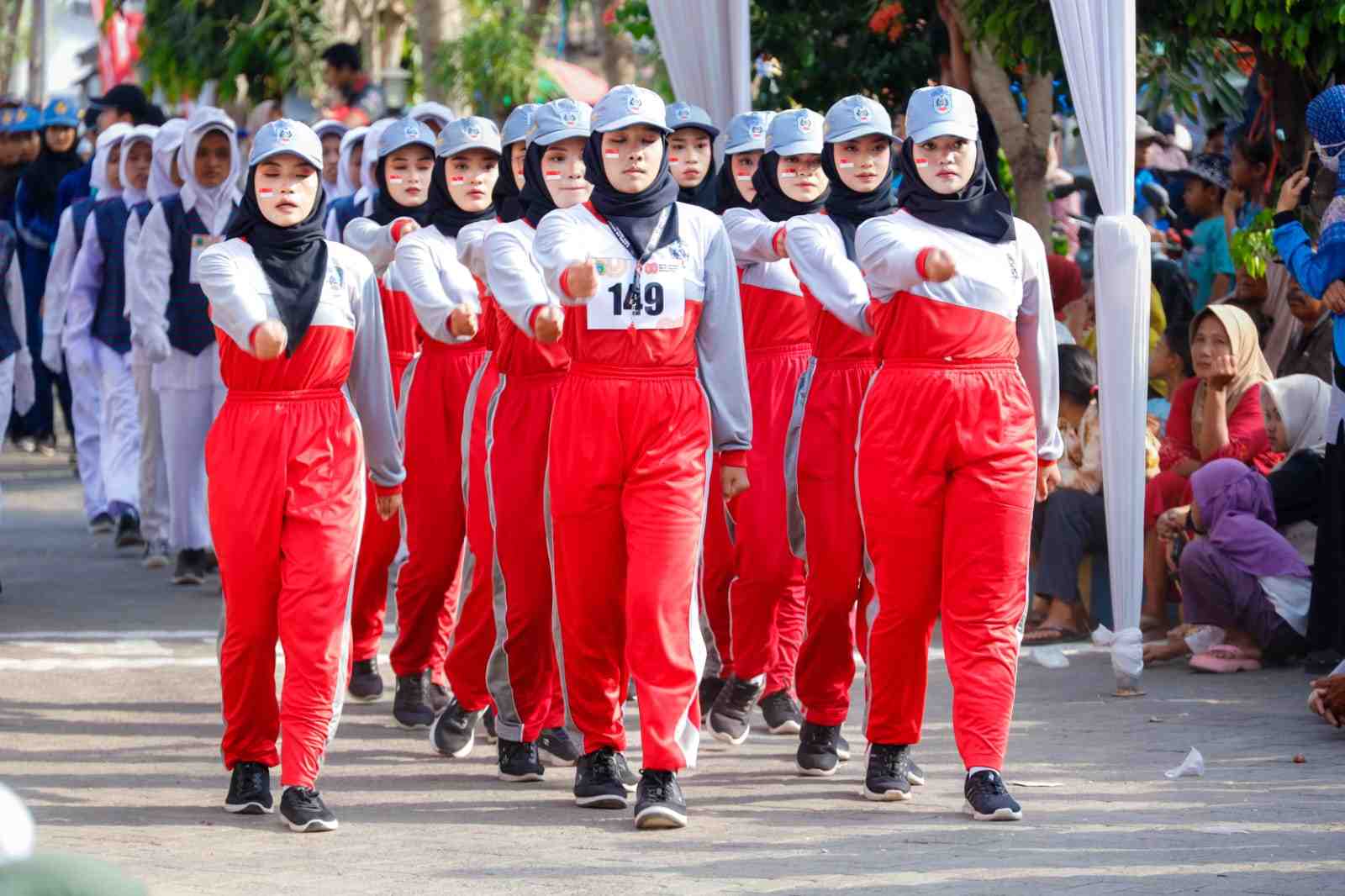 Gerak Jalan Wadeng-Sidayu Gresik Meriahkan HUT ke-80 RI