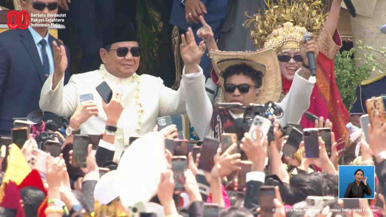 Atraksi Meriah HUT ke-80 RI: Presiden Prabowo Ikut Bergoyang Bersama Rakyat