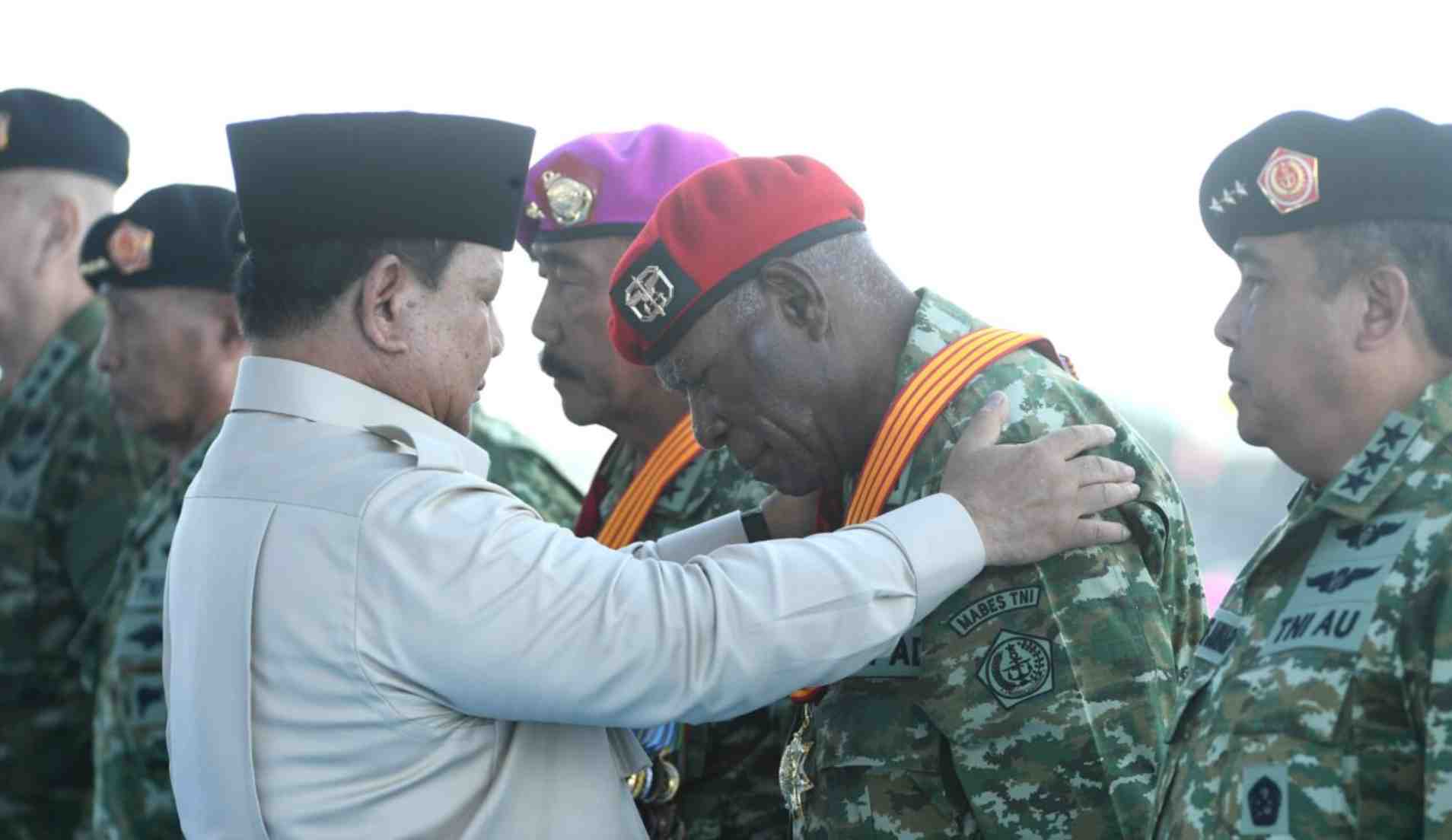 Presiden Prabowo Kukuhkan Jenderal Kehormatan dan Penerima Bintang Sakti