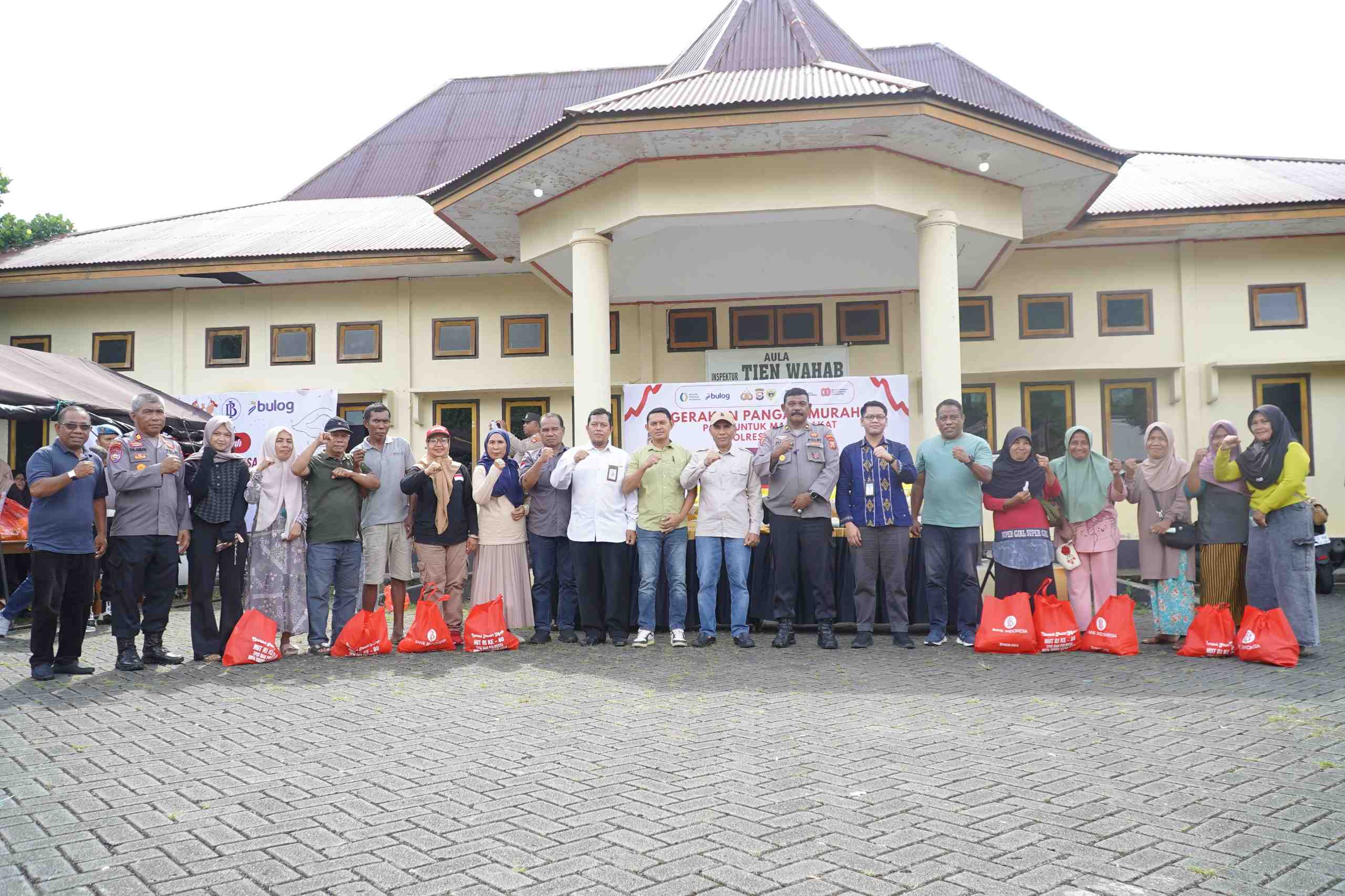 Polresta Tidore dan Pemkot Gelar Operasi Pangan Murah Jelang HUT ke-80 RI