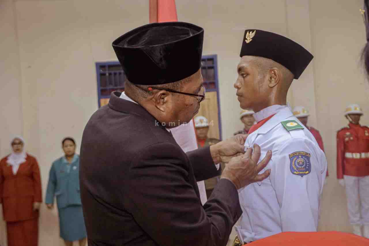 Bupati Raja Ampat Kukuhkan 40 Anggota Paskibraka, Tekankan Nilai Luhur Kebangsaan