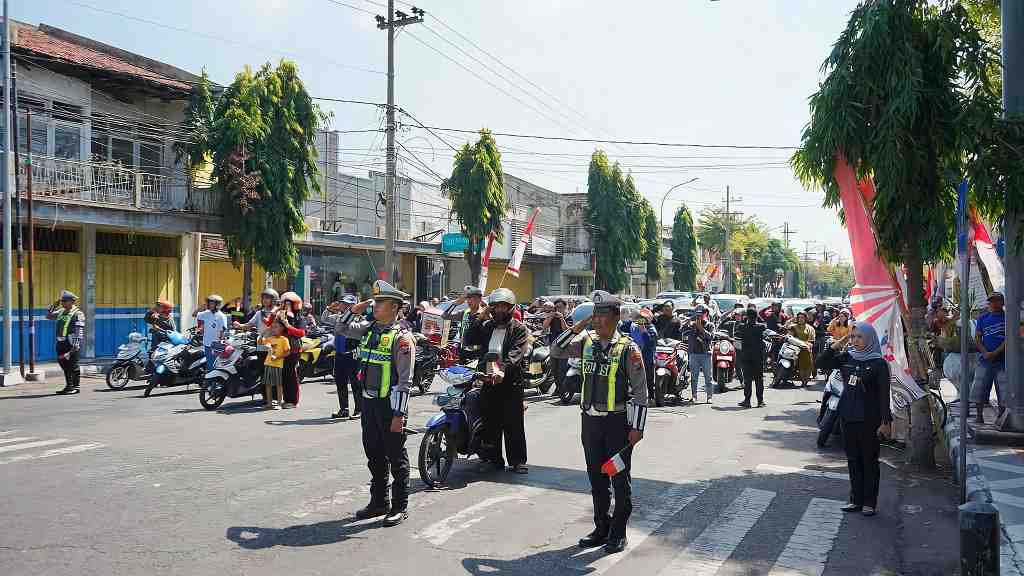 HUT ke-80 RI di Lumajang, Jalan Raya Jadi Panggung Nasionalisme