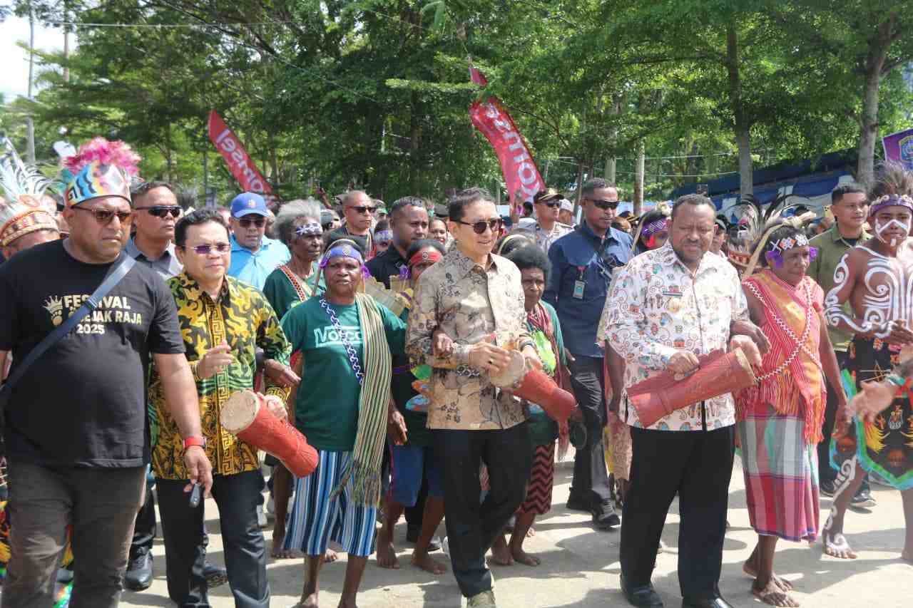 Festival Jejak Raja Pertama di Raja Ampat, Angkat Kearifan Lokal Papua Barat dan Papua Barat Daya