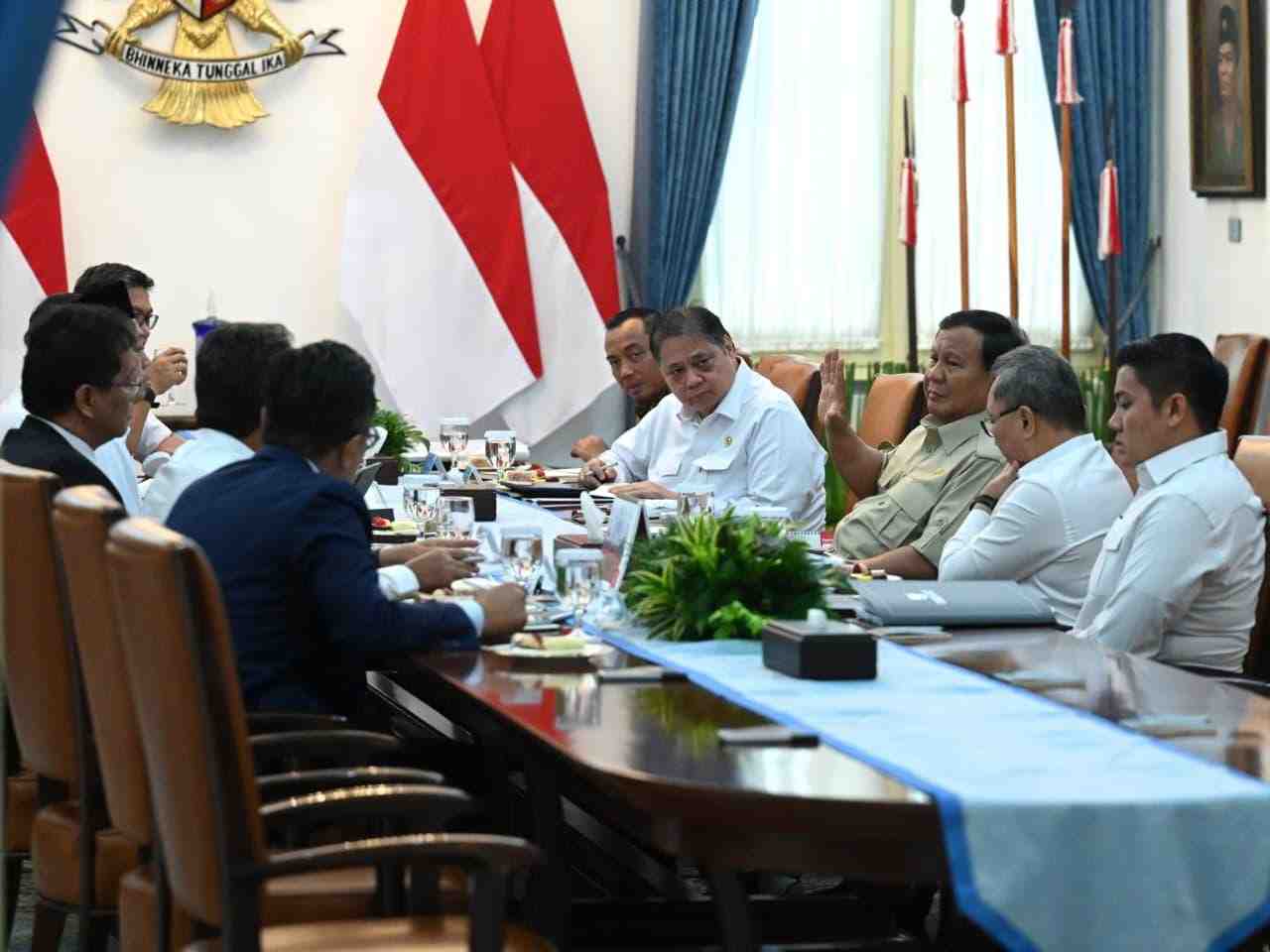Rapat Terbatas: Presiden Minta Birokrasi Dipangkas, Program Dipercepat
