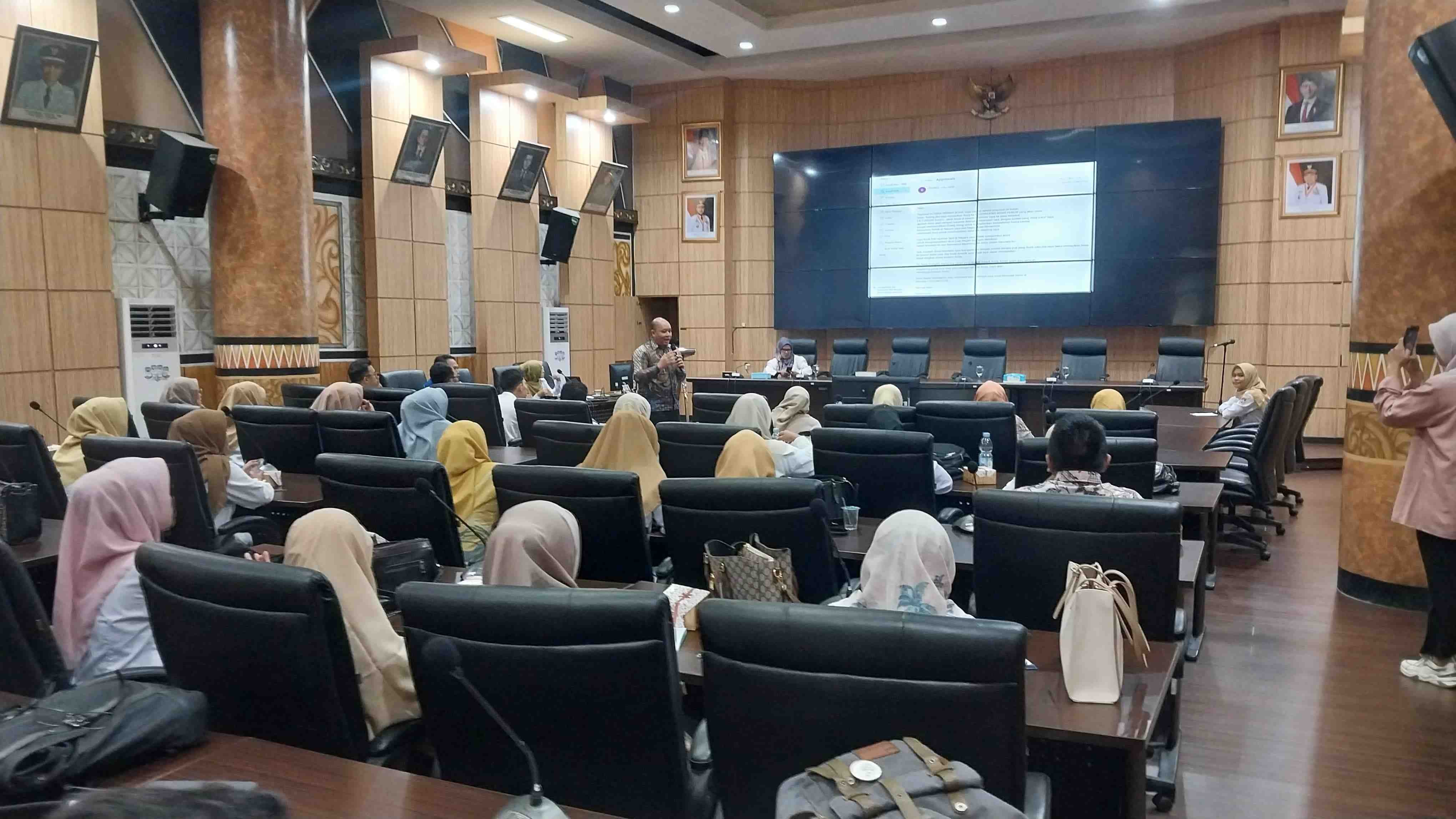 Padang Latih Guru TIK SMP Hadapi Ancaman Phishing