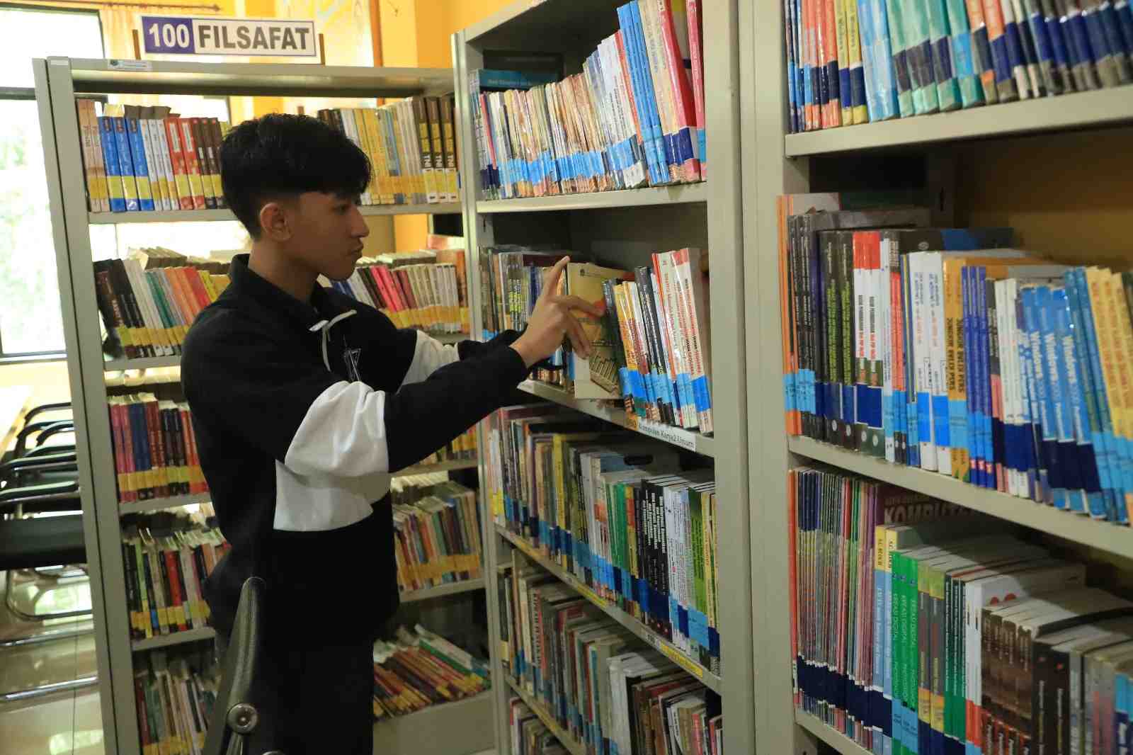 HSU Kenalkan Aplikasi iHSU di Hari Kunjung Perpustakaan Nasional