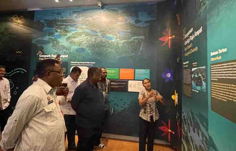 Gubernur Papua Barat Daya Ajak Masyarakat Kunjungi Gedung Geopark Raja Ampat