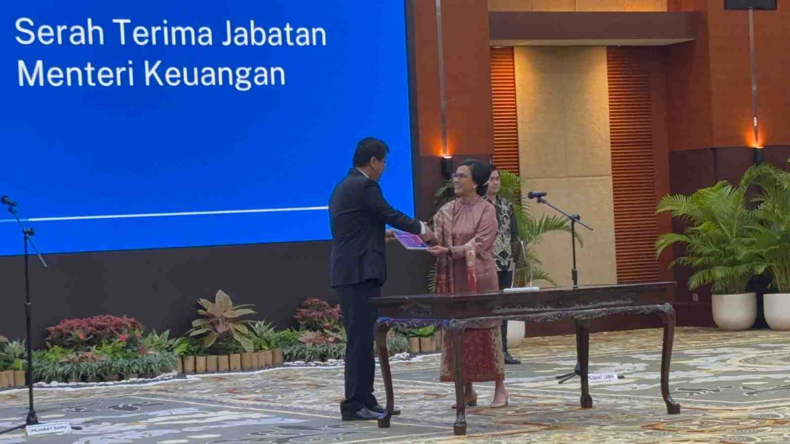 Sri Mulyani Indrawati dan Purbaya Yudhi Sadewa Lakukan Sertijab
