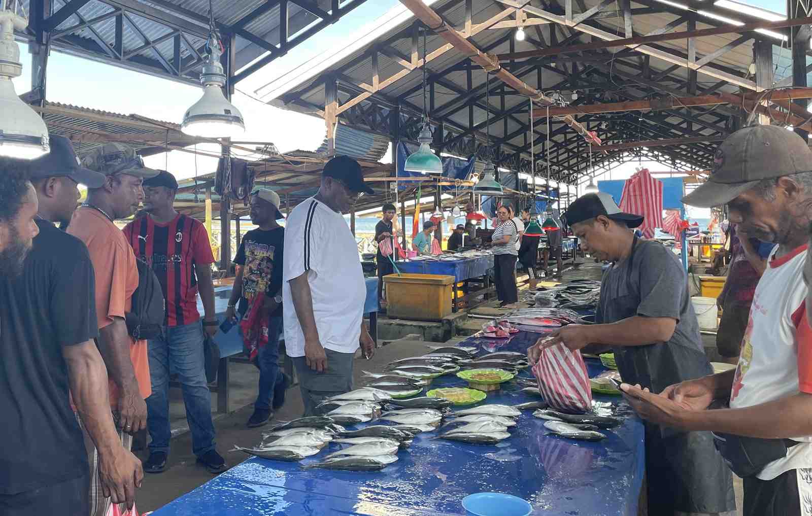 Bupati Raja Ampat Kembali Instruksikan ASN Wajib Belanja di Pasar Snun Bokur