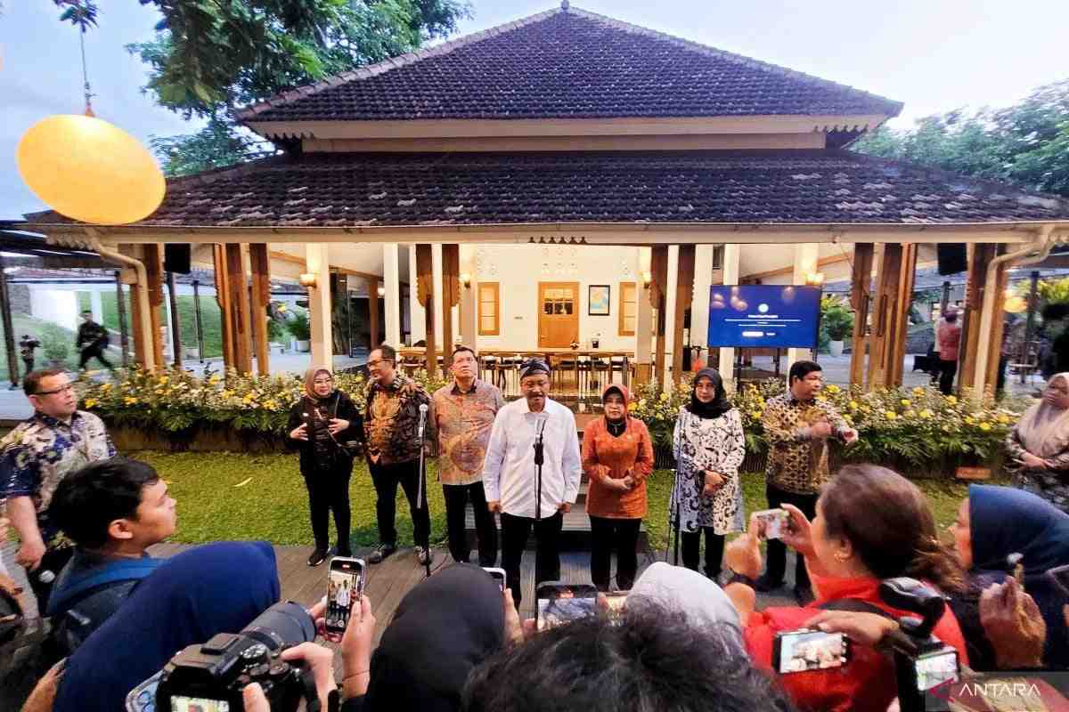 Wamendagri Ungkap Alasan Pemilihan Banyuwangi Jadi Uji Coba Digitaliasi Bansos