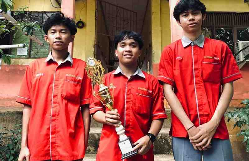 Dua Tim SMK Negeri 1 Paringin Raih Juara di Ajang LKTIN MotoGPE Universitas Lambung Mangkurat 2025