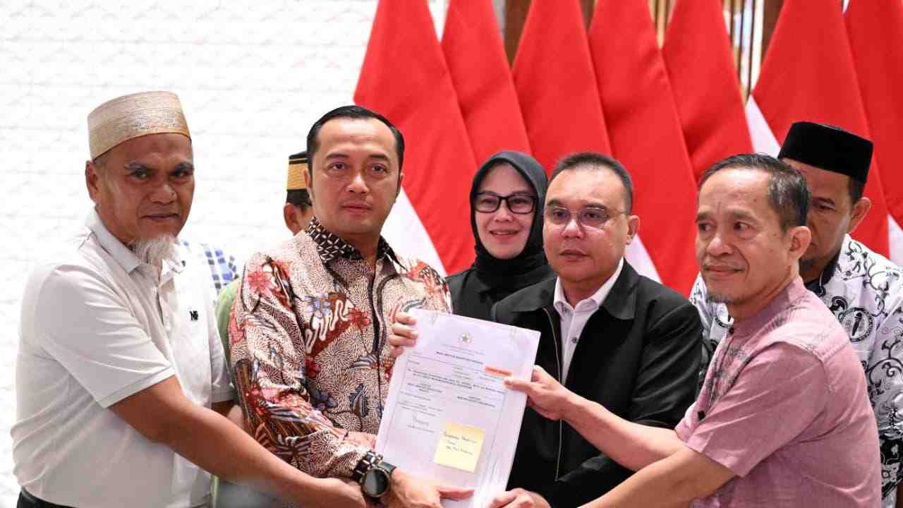 Rehabilitasi Presiden Pulihkan Status Dua Guru ASN di Luwu Utara