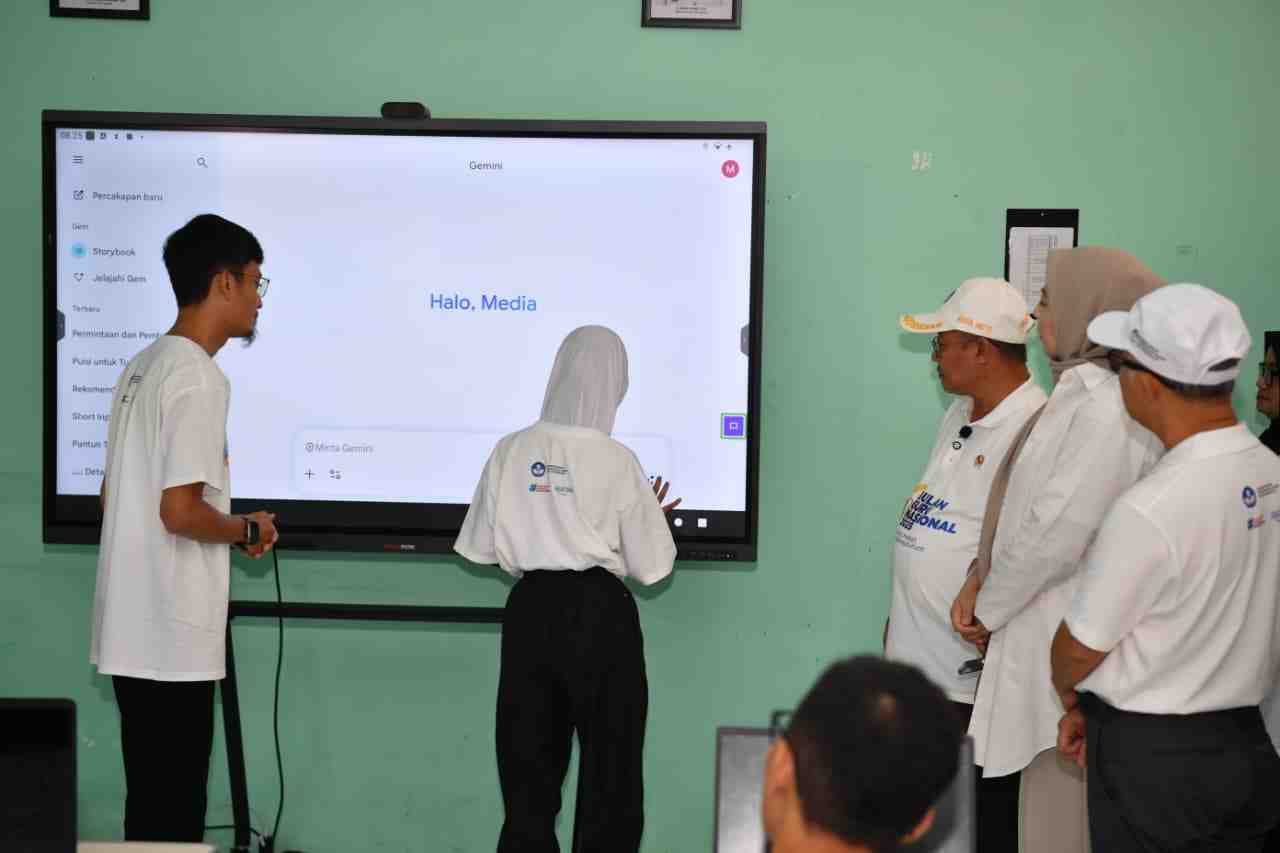 Teknologi IFP Buka Akses Belajar Inklusif, Mendikdasmen Ajak Murid Tunanetra Berani Bercita-cita Tinggi