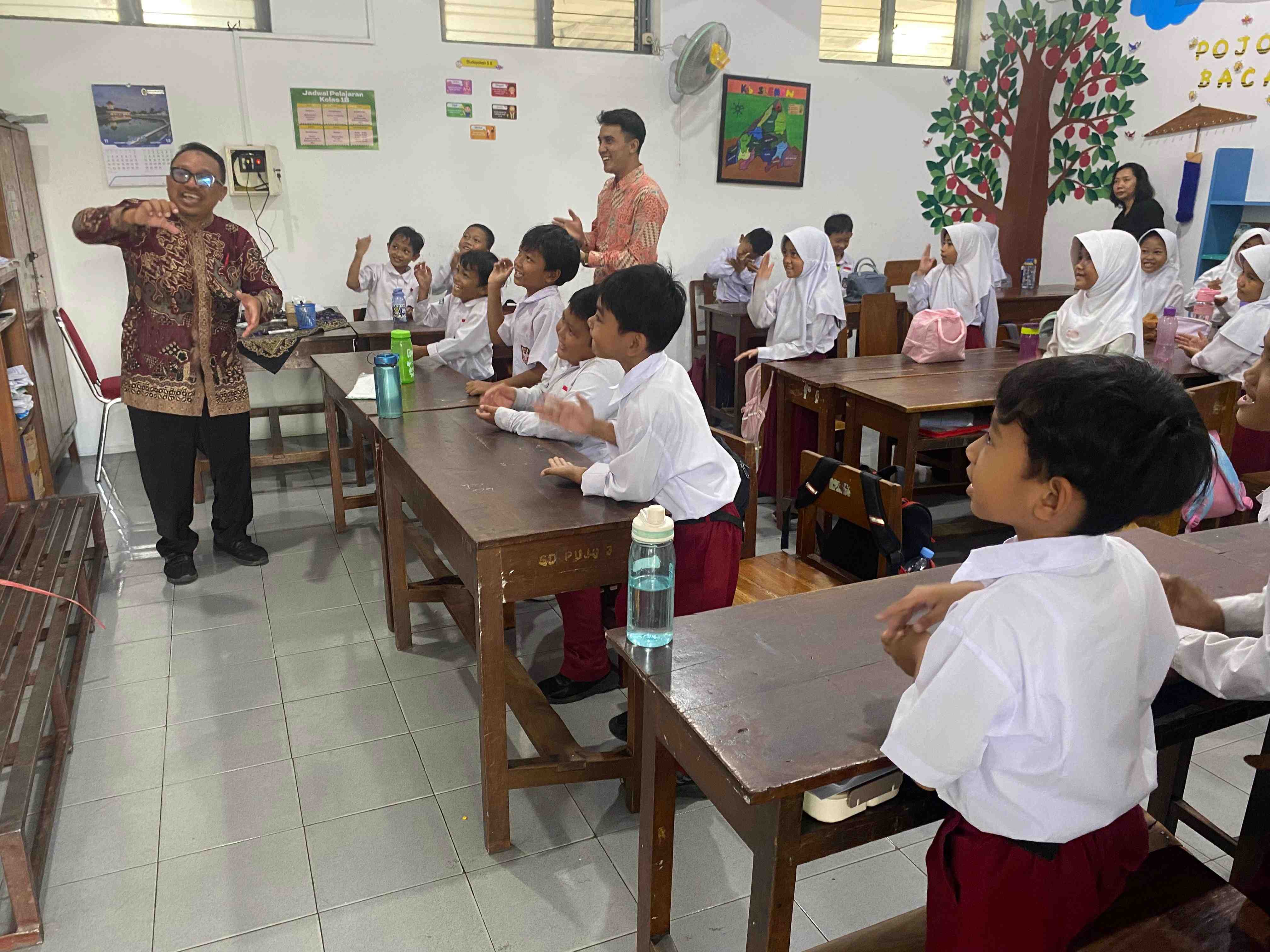 Guru SD di Yogyakarta Terapkan 'Matematika Gembira', Siswa Kini Antusias Belajar