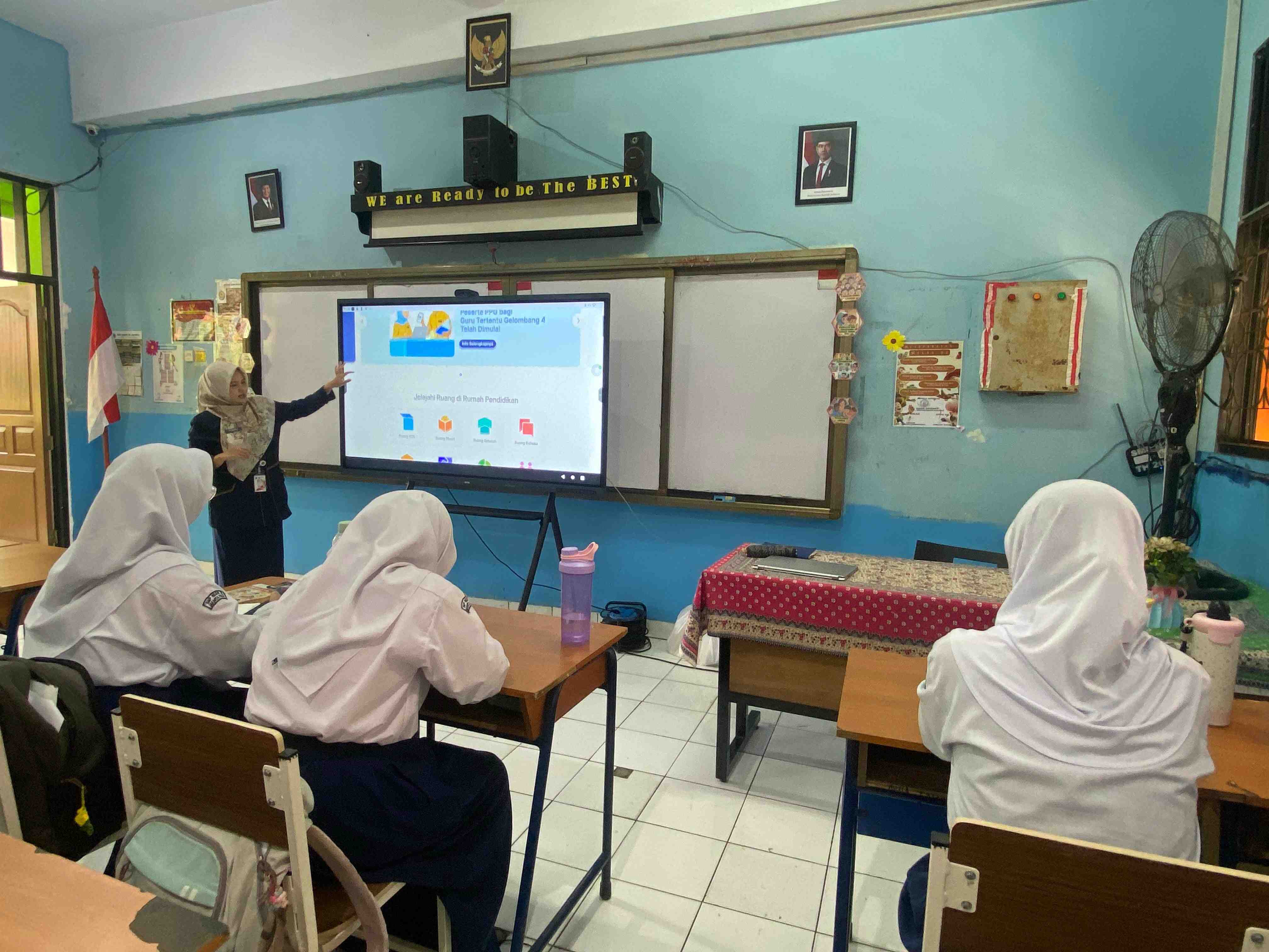 Guru SMPN 28 Jakarta Nilai Rumah Pendidikan Perkuat Pembelajaran Interaktif dan Adaptif