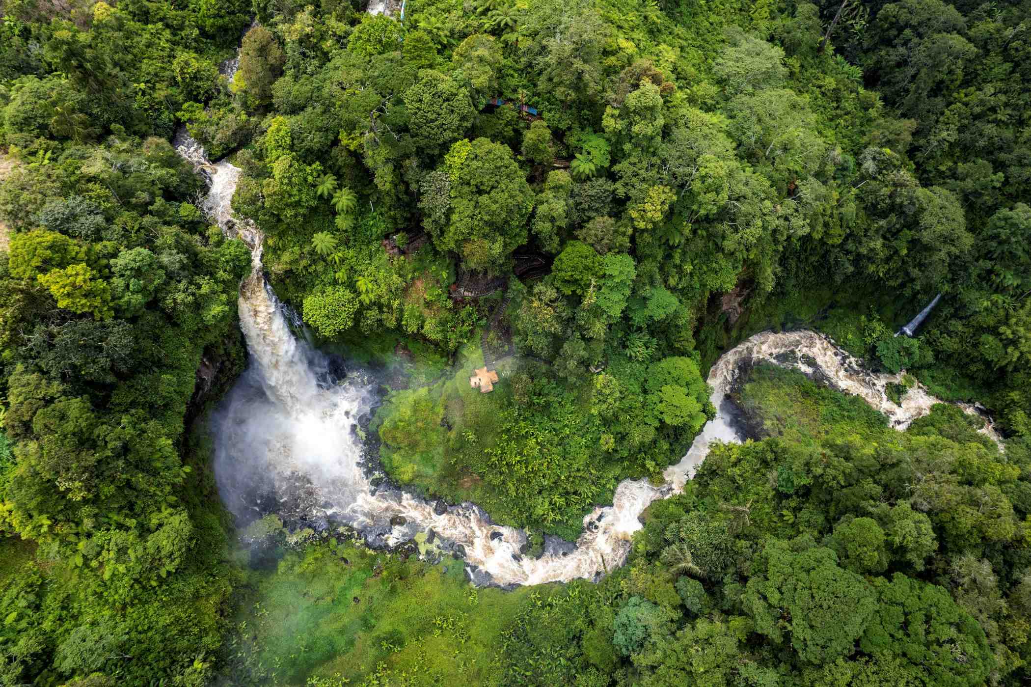 Pakar Iklan Sebut Klaim Sumber AMDK sebagai Air Pegunungan tidak Salah