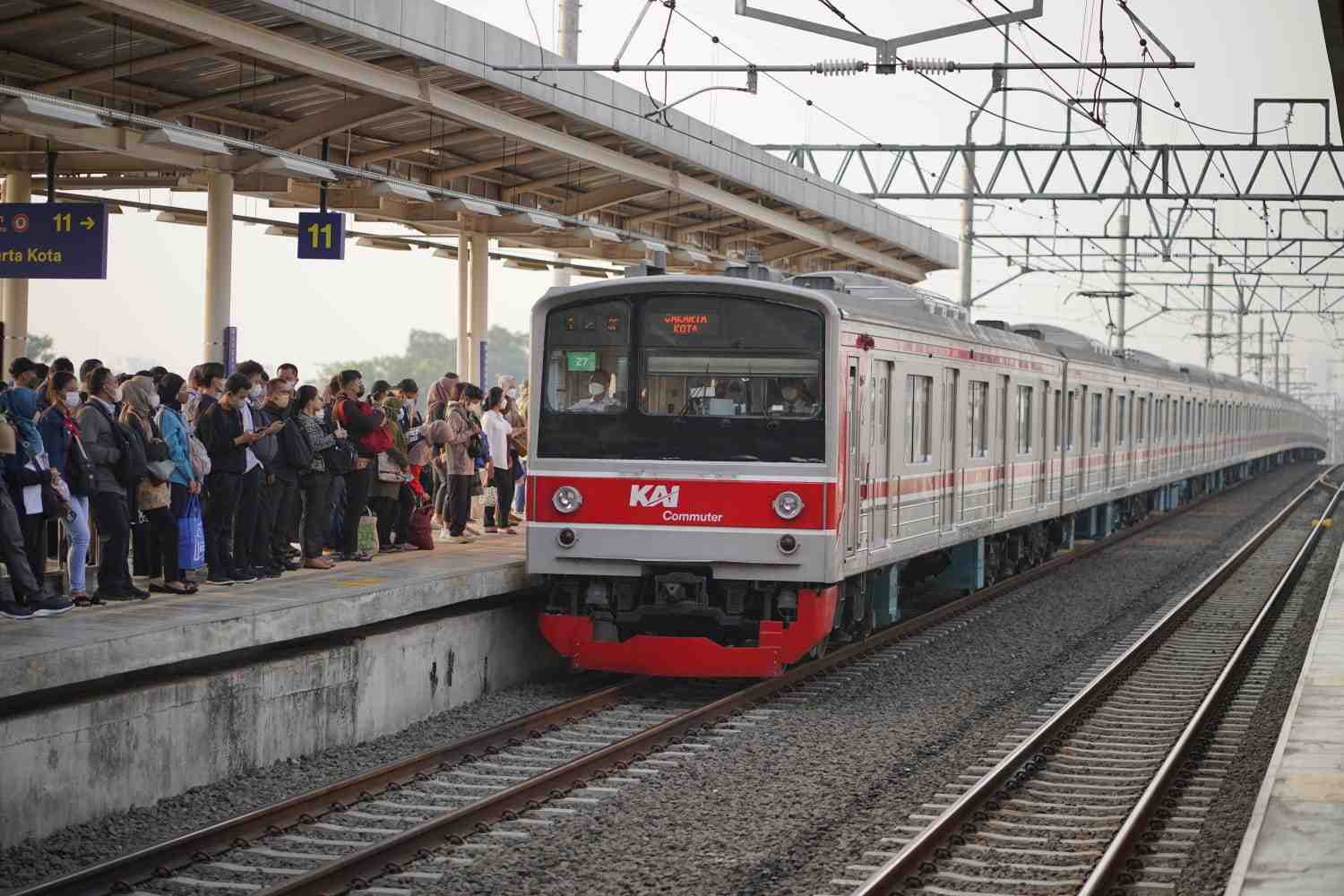 Antar Malam Pergantian Tahun: KAI Commuter Hadirkan Perjalanan hingga Dini Hari