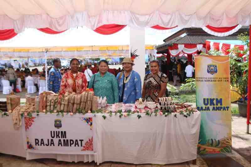 Pemkab Raja Ampat Dorong UMKM Tembus Pasar Provinsi Lewat Perayaan HUT ke-3 Papua Barat Daya