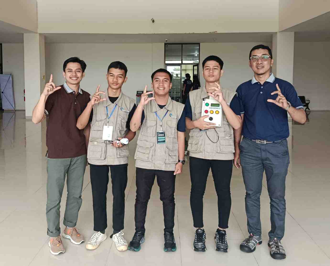 Usung Inovasi ALAN BERINO, Electriciteam SMK N 1 Paringin Raih Juara 1 LKTIN ITASE 6.0