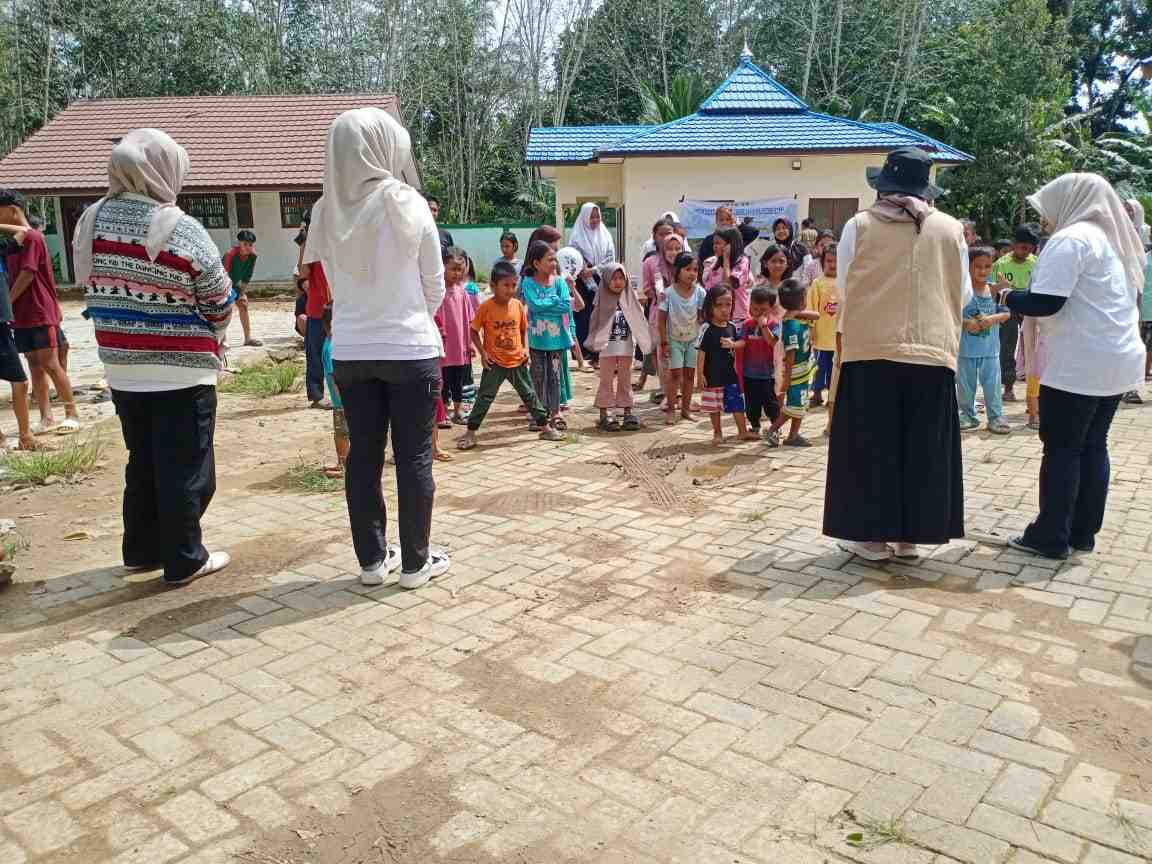 Trauma Healing Pulihkan Senyum Warga Gunung Batu