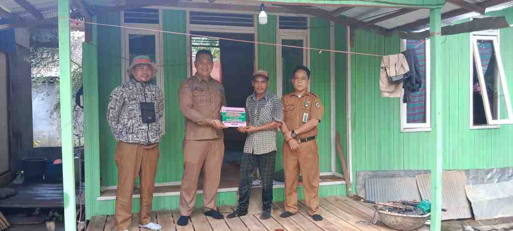 Pemkab Balangan Serahkan Bantuan RS-RTLH Tahap III di Kecamatan Awayan