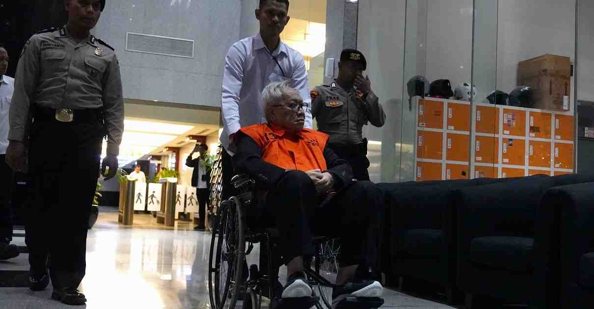 KPK Tahan Mantan Direktur Pertamina Terkait Suap Pengadaan Katalis