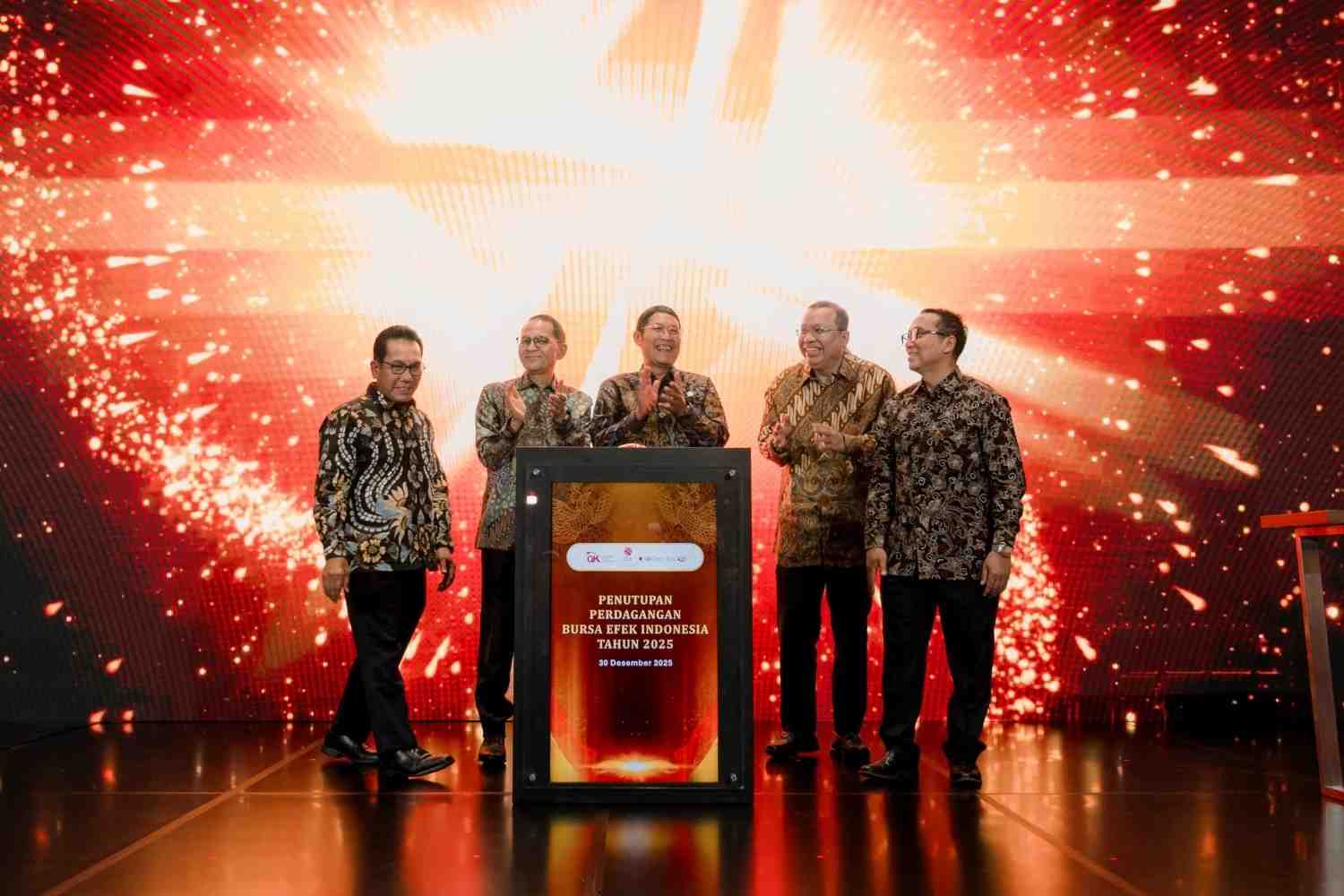 Ketika Layar Hijau Menutup 2025: Kisah Ketahanan, Harapan dan Jutaan Investor Baru