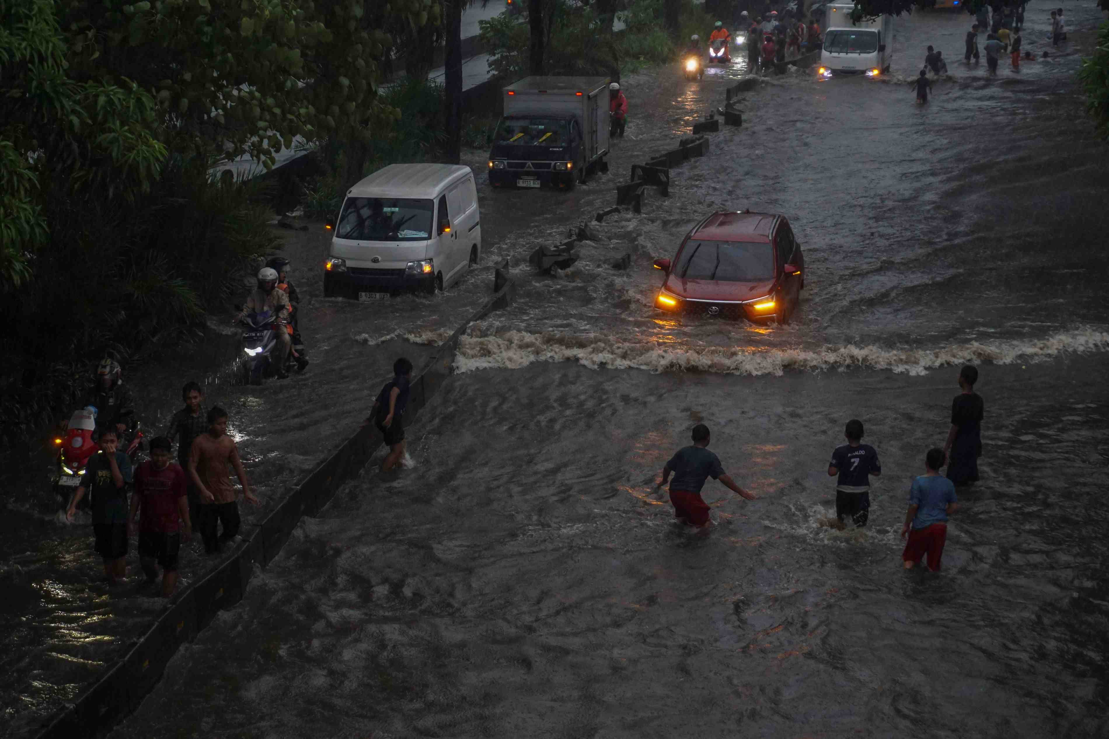 Curah Hujan Tinggi, Pemprov DKI Optimalkan Sistem Pengendalian Banjir