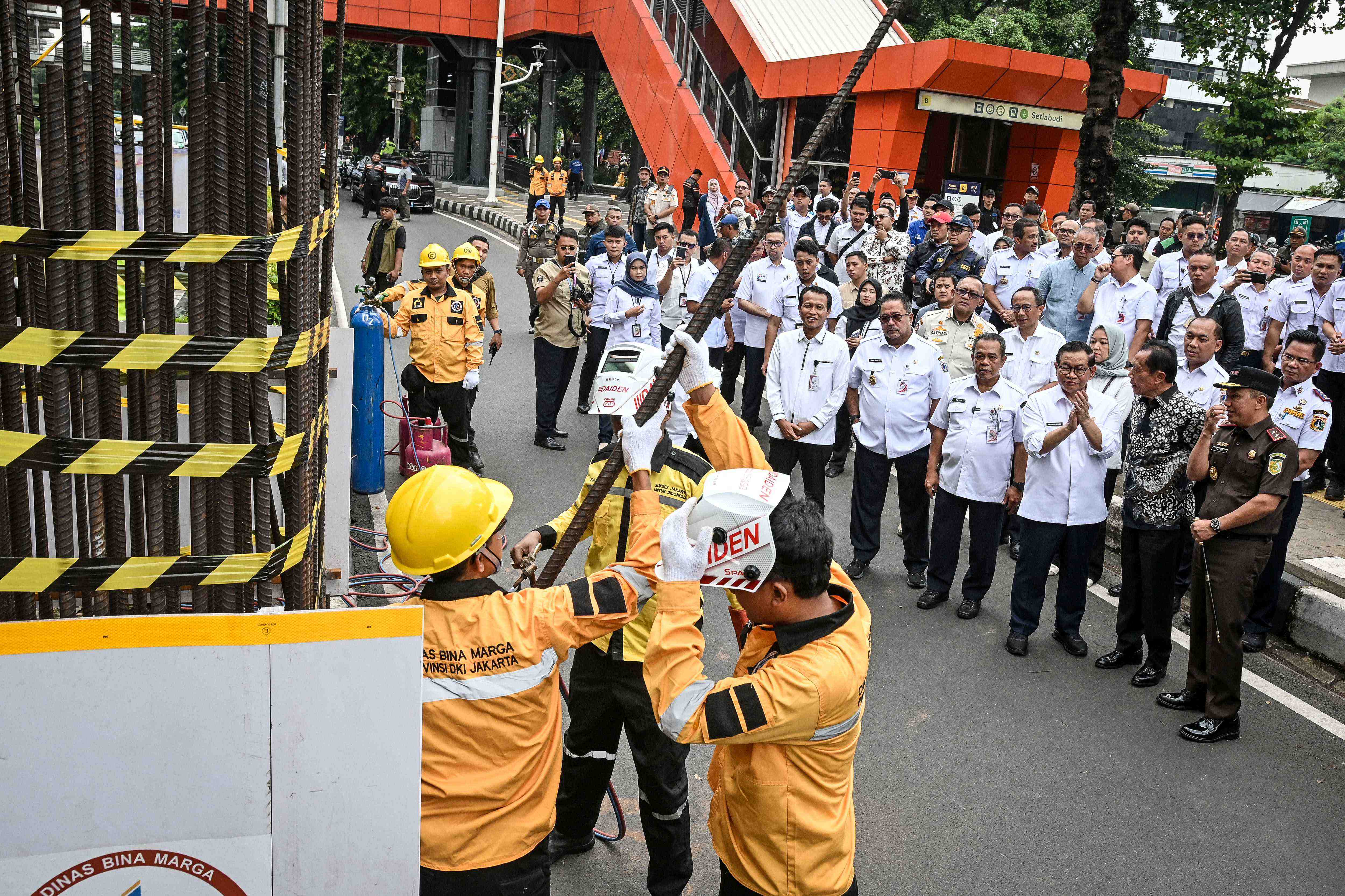 Pemprov DKI Mulai Penataan Kuningan Timur, Tiang Monorel Mangkrak Dibongkar