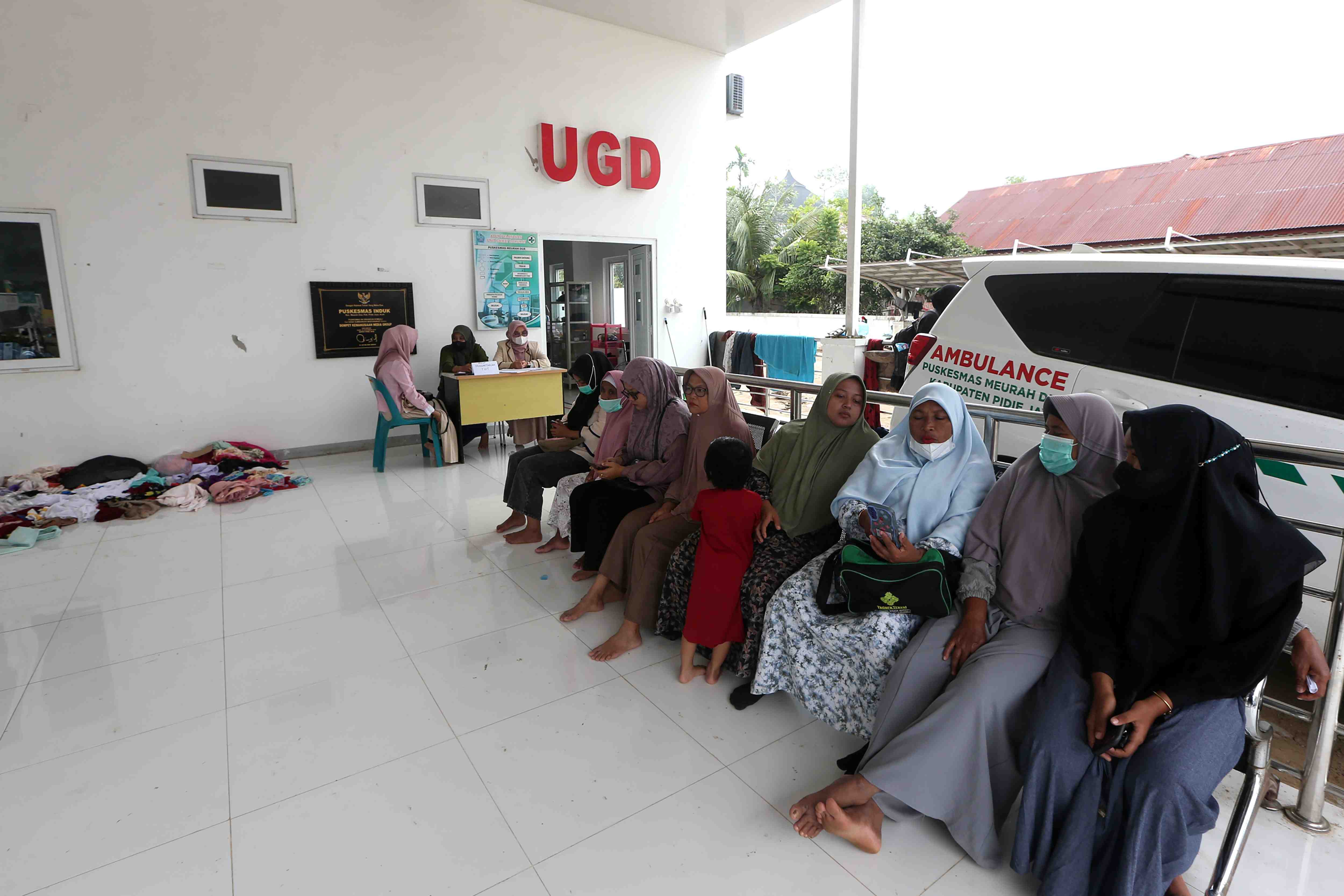 Kiprah Relawan Menjaga Napas Layanan Kesehatan Pascabencana