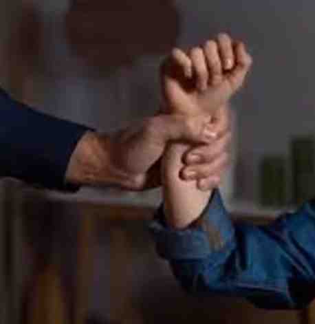 Tahapan Child Grooming dan Cara Orang Tua Mendeteksinya