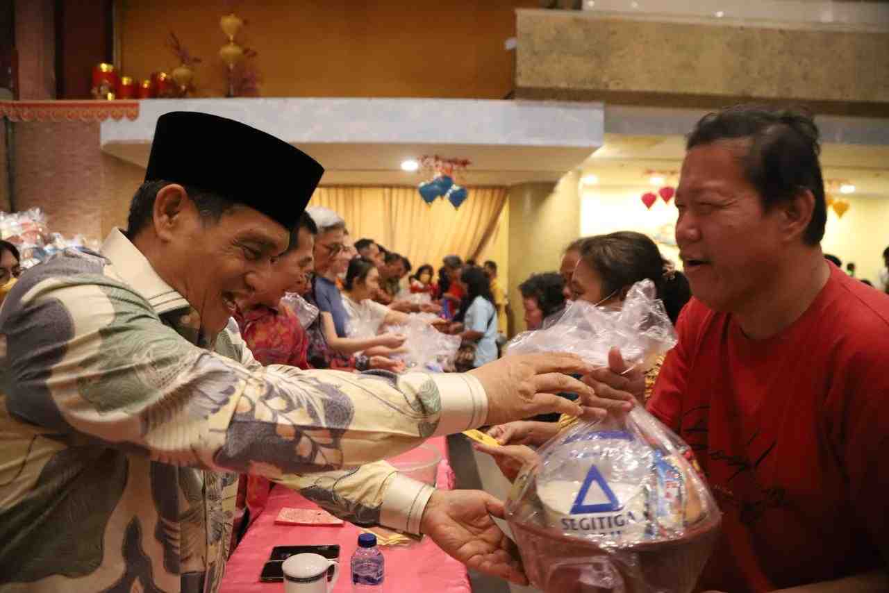 Wamenag: Berbagi Imlek Rawat Persaudaraan dan Perkuat Persatuan Bangsa