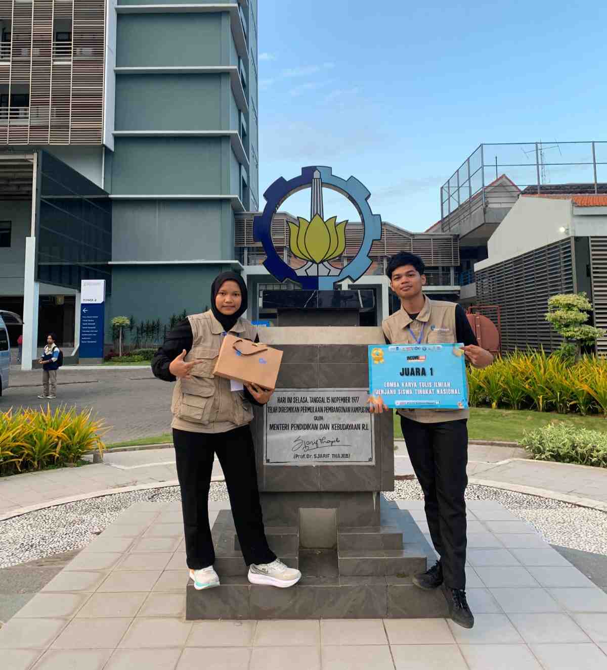 ELECTRICITEAM SMK N 1 Paringin Raih Juara 1 LKTIN ITS Surabaya 2026