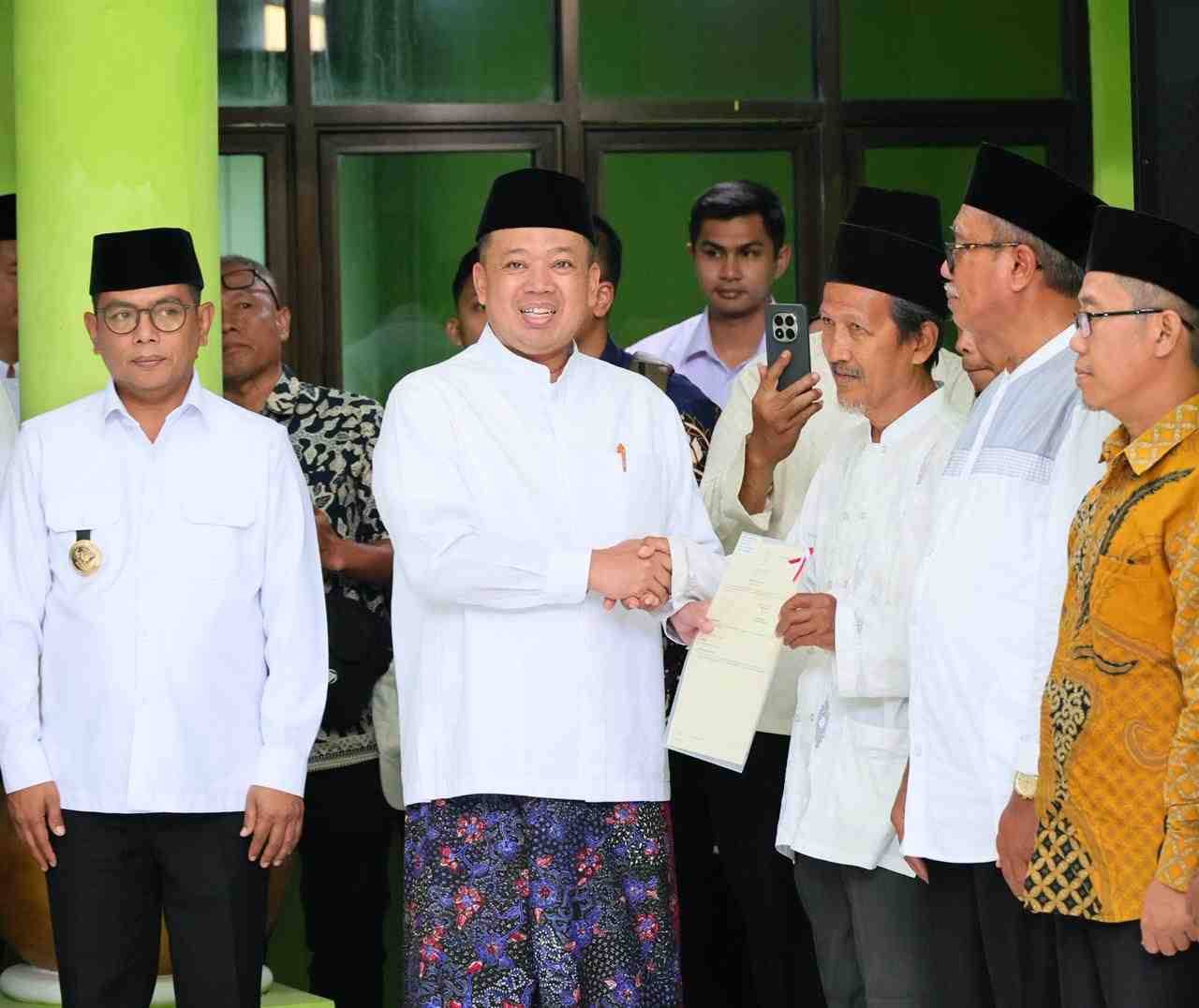 Menteri ATR/Kepala BON Ajak Ormas Keroyok Sertifikasi Wakaf