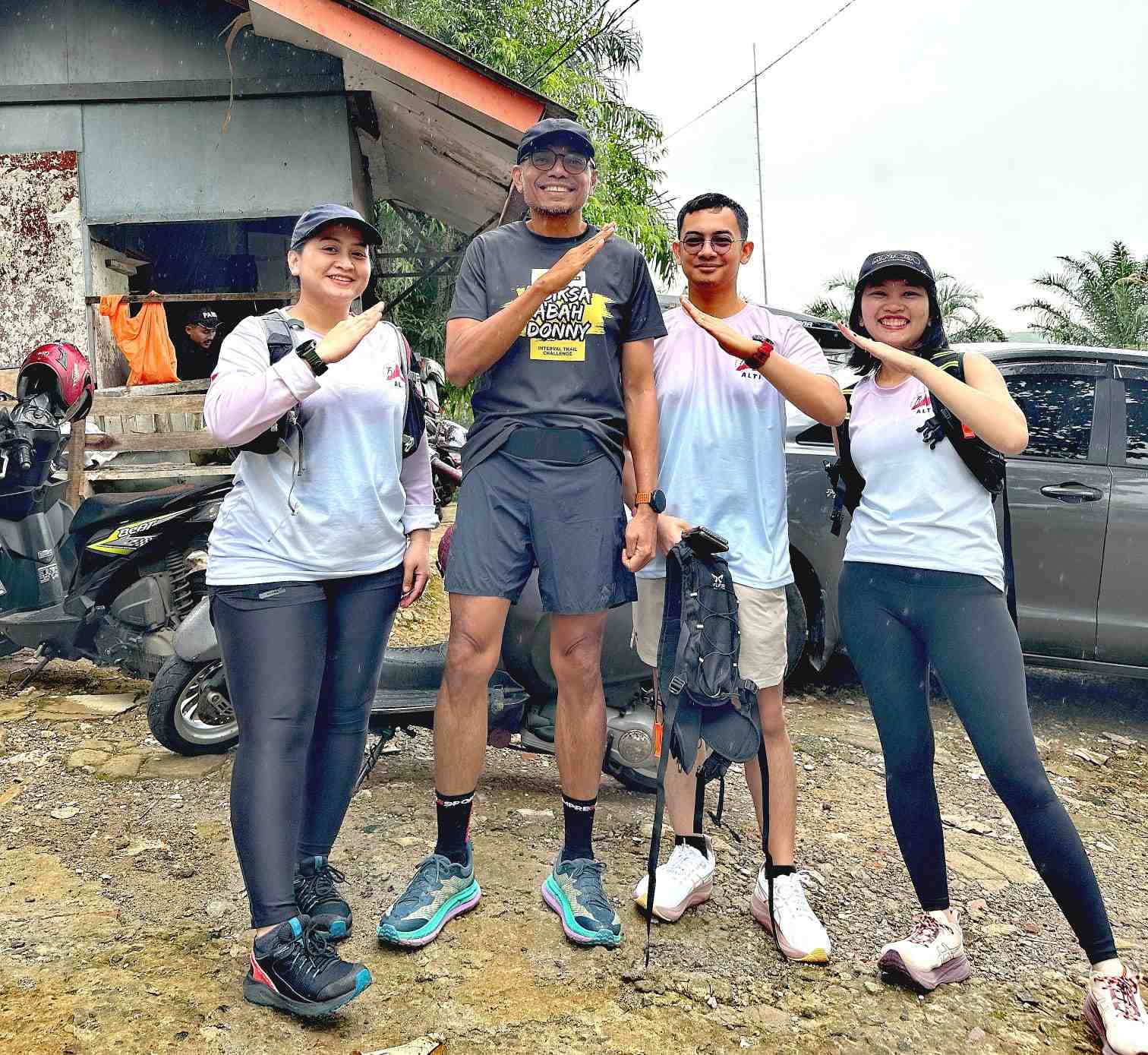 Jaga Kelestarian Jalur Lari Trail, PP ALTI Tanam 200 Pohon di Gunung Pancar