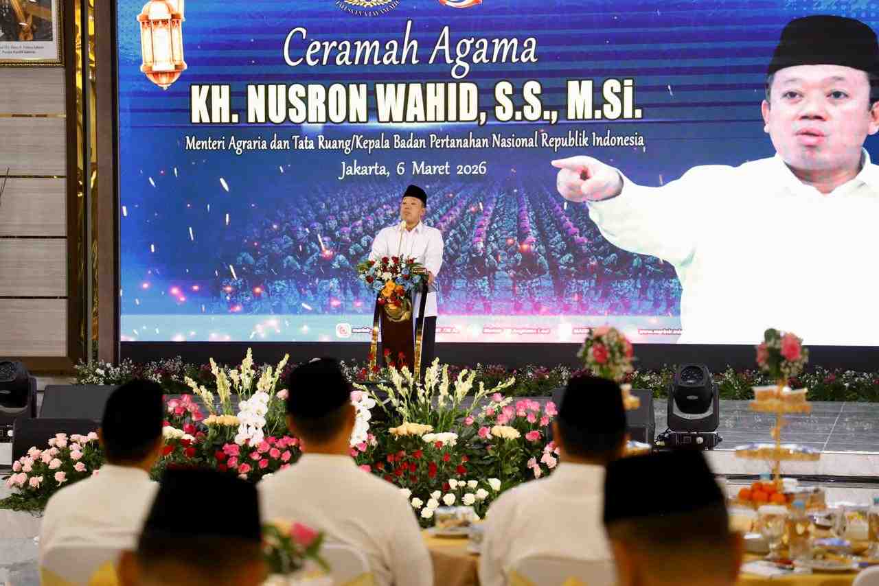 Menteri Nusron Wahid Sampaikan Makna Nuzulul Qur'an kepada Prajurit Marinir TNI AL 