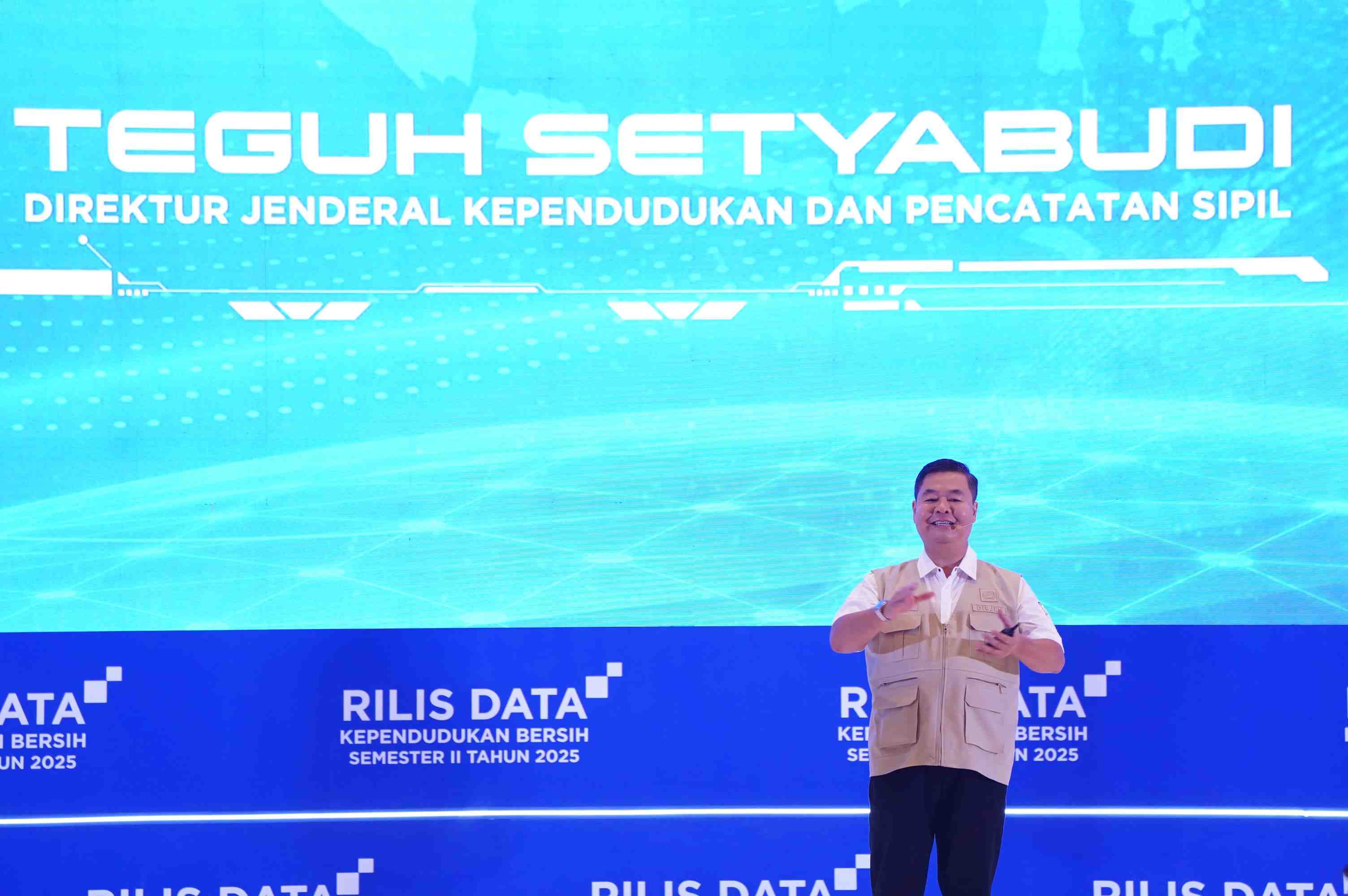 Data Terbaru Dukcapil: Penduduk Indonesia Tembus 288,3 Juta Jiwa per Desember 2025