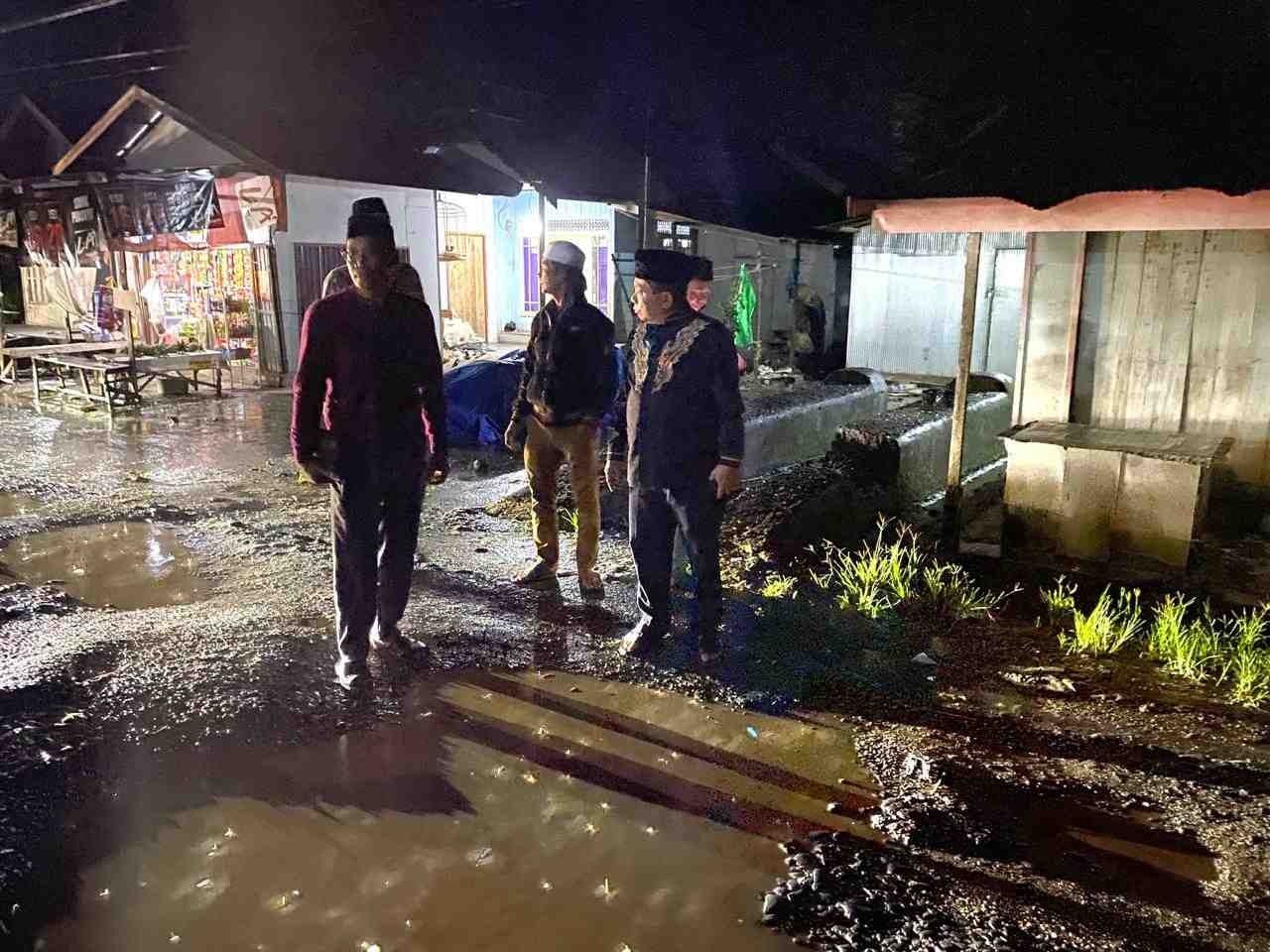 Bupati Kapuas Tinjau Langsung Kondisi Jalan di Tamban Baru Timur