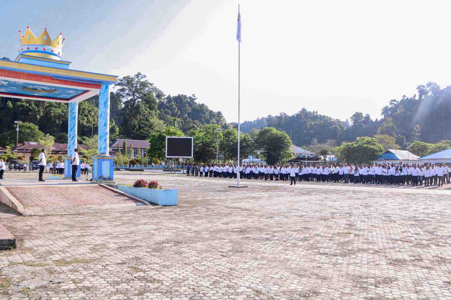 Bupati Raja Ampat Pimpin Apel Perdana, Tekankan Disiplin ASN
