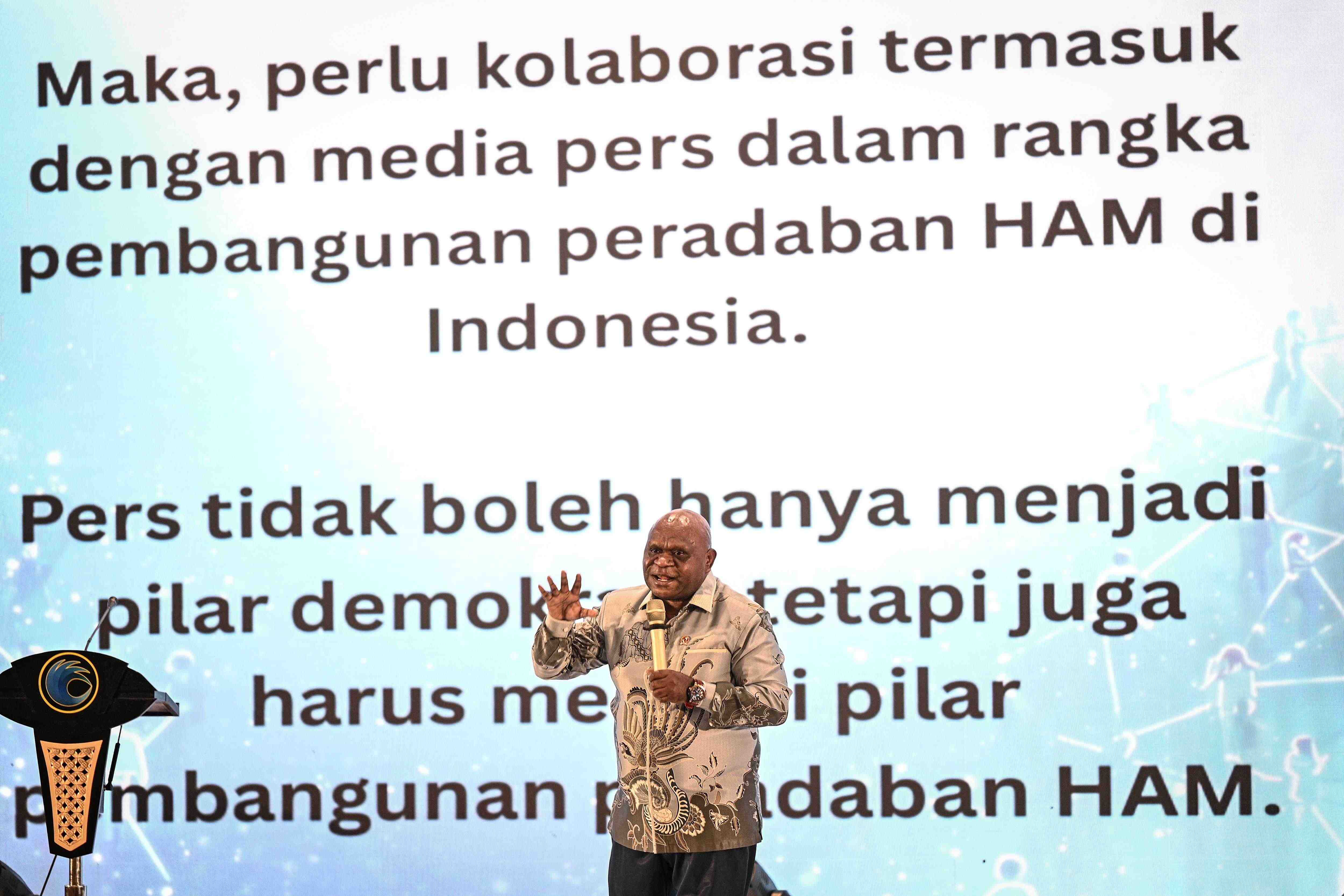 Menteri HAM Mendesak Polri Segera Usut Kasus Penyiraman Air Keras Aktivis KontraS